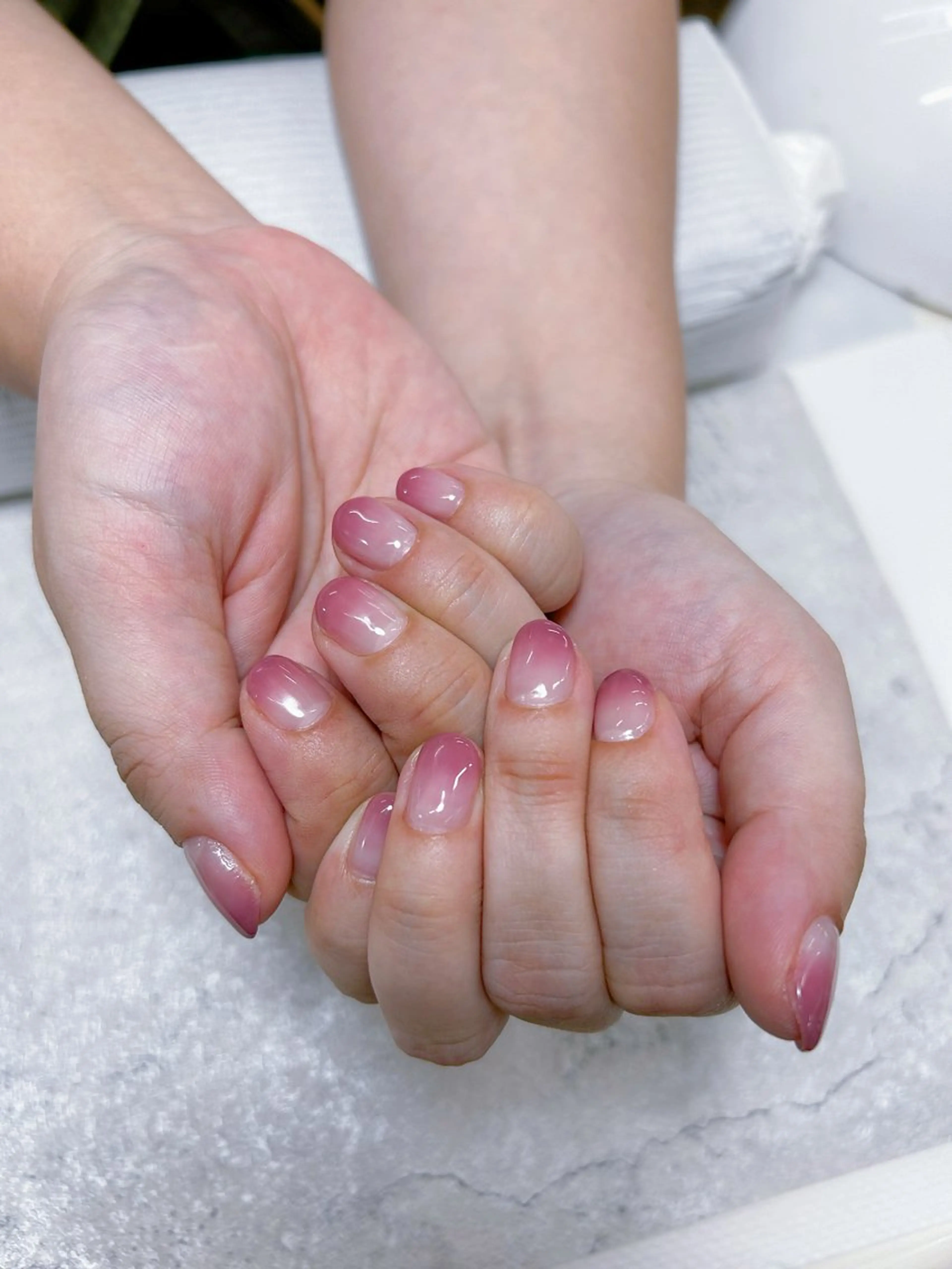 ネイル ジェルネイル グラデーション 赤色 MAXKELLY MAIのネイルデザイン