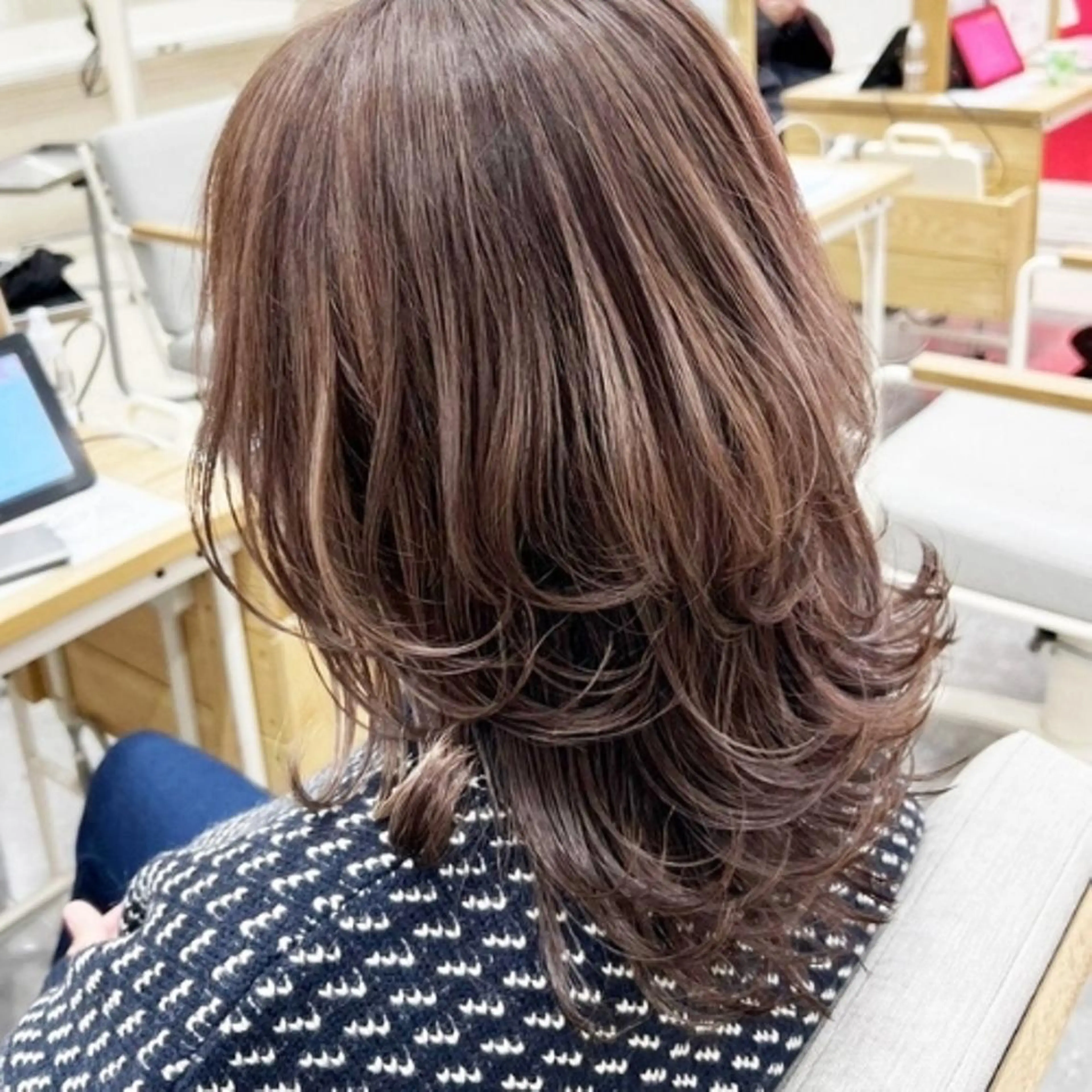 セミロング カラー ヘアケアサロン MAIN[メイン]のヘアスタイル