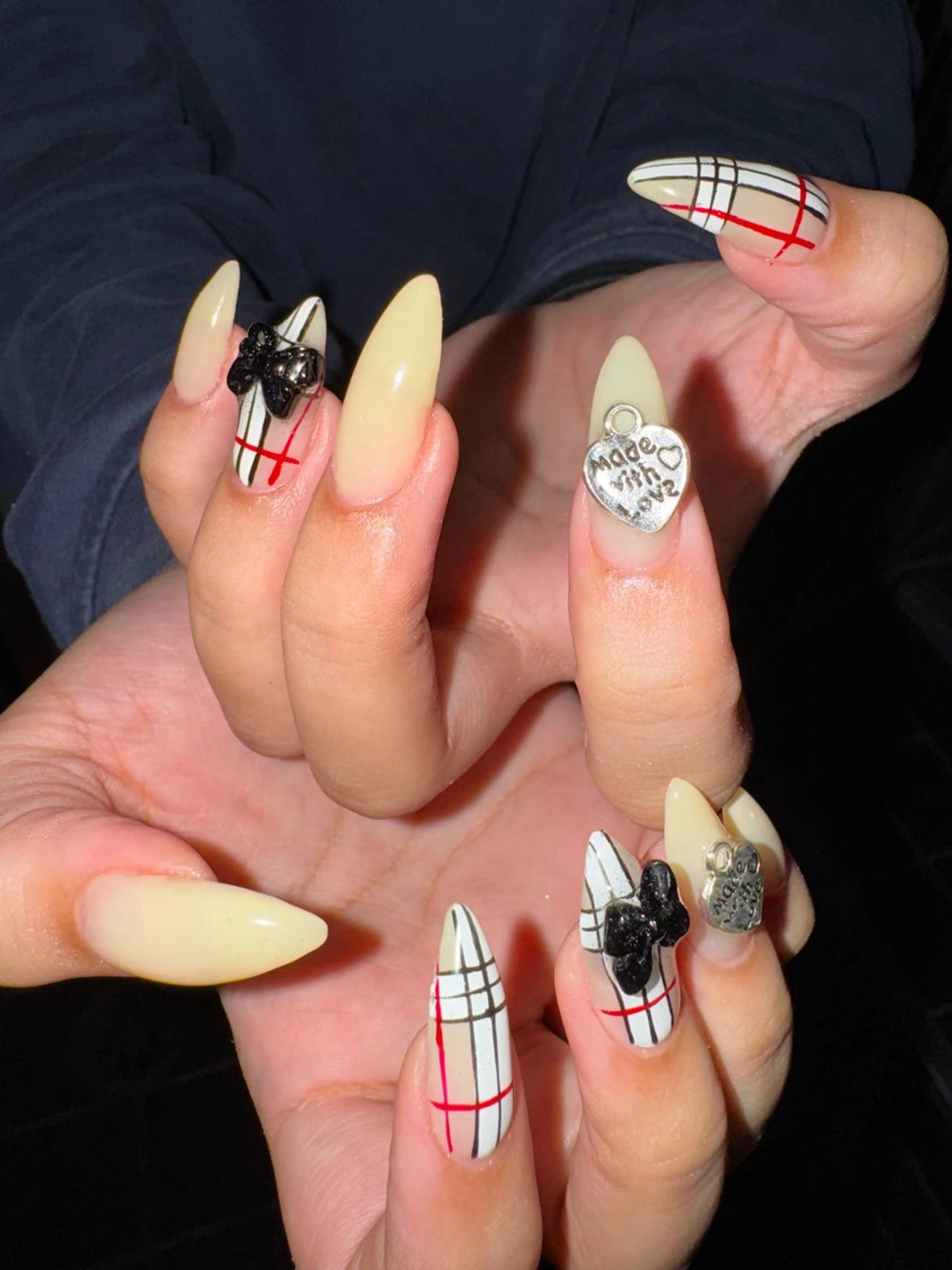 ネイル ハンドネイル フットネイル MITSUKI🪡 海外/個性派/ロングのネイルデザイン