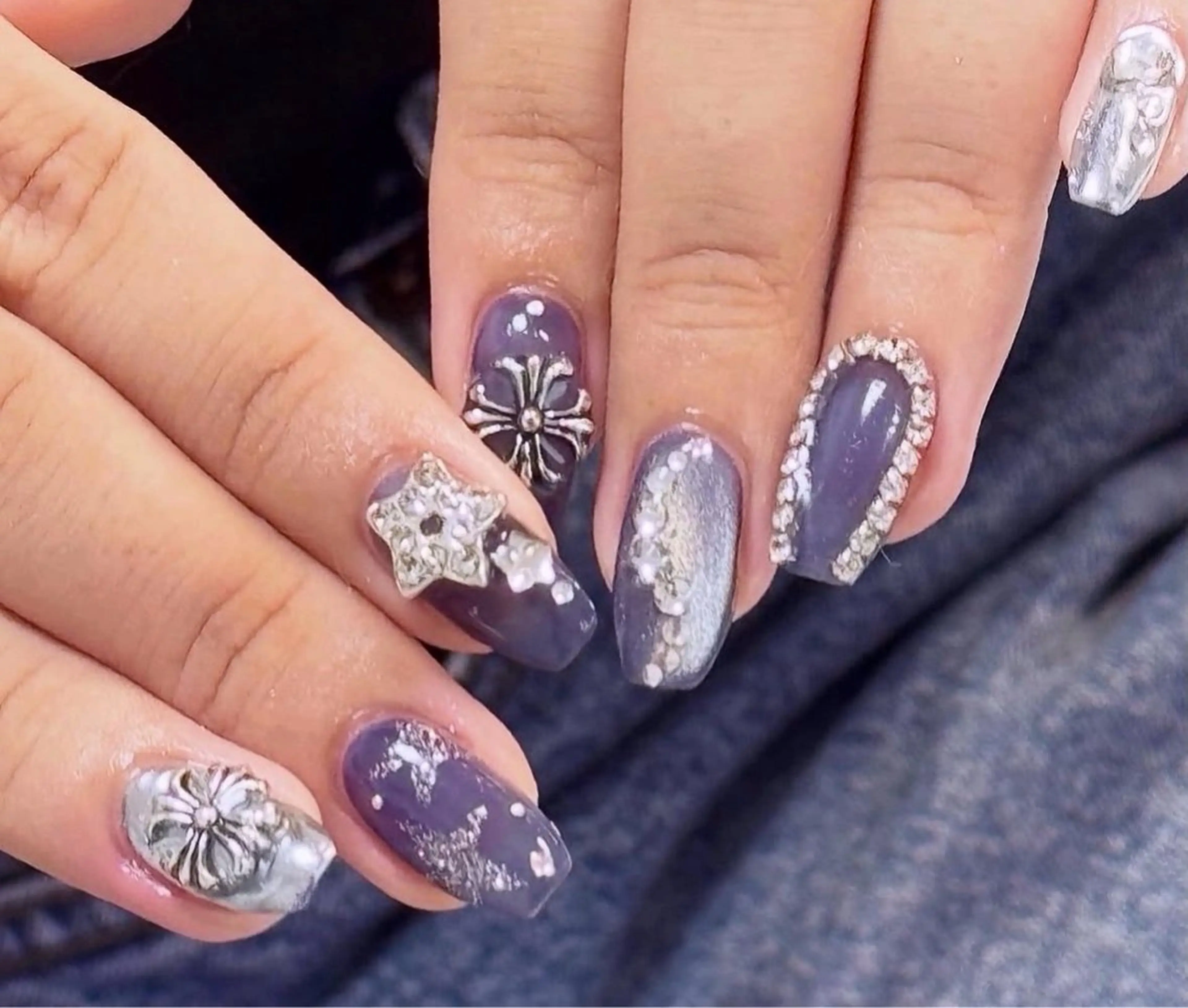 ネイル Pins16所属・Hi-Ko 🍒のネイルデザイン