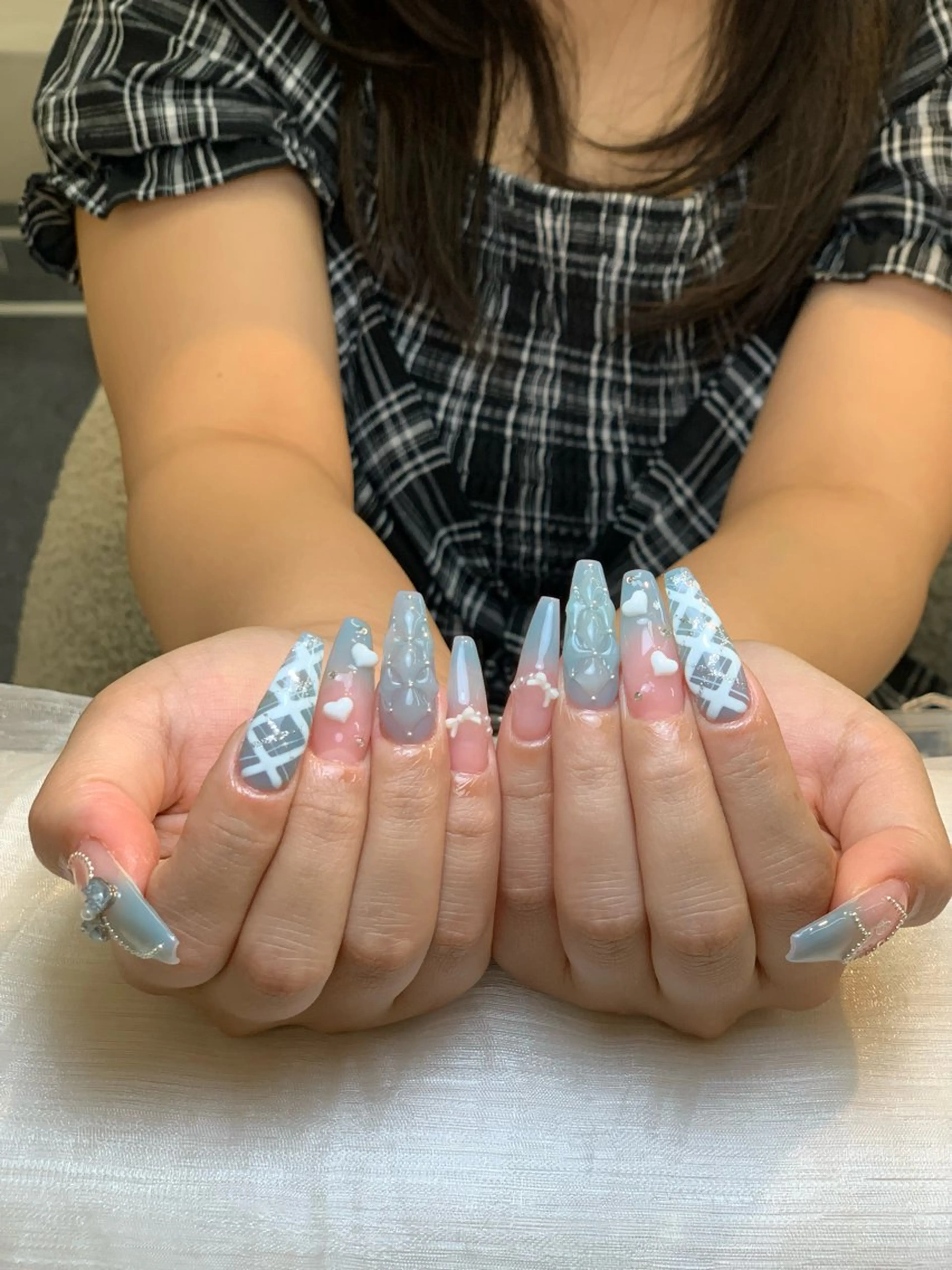 ネイル アートネイル 長さ出し ジェルネイル マグネットネイル ニュアンスネイル Cloudy Chan Nailのネイルデザイン