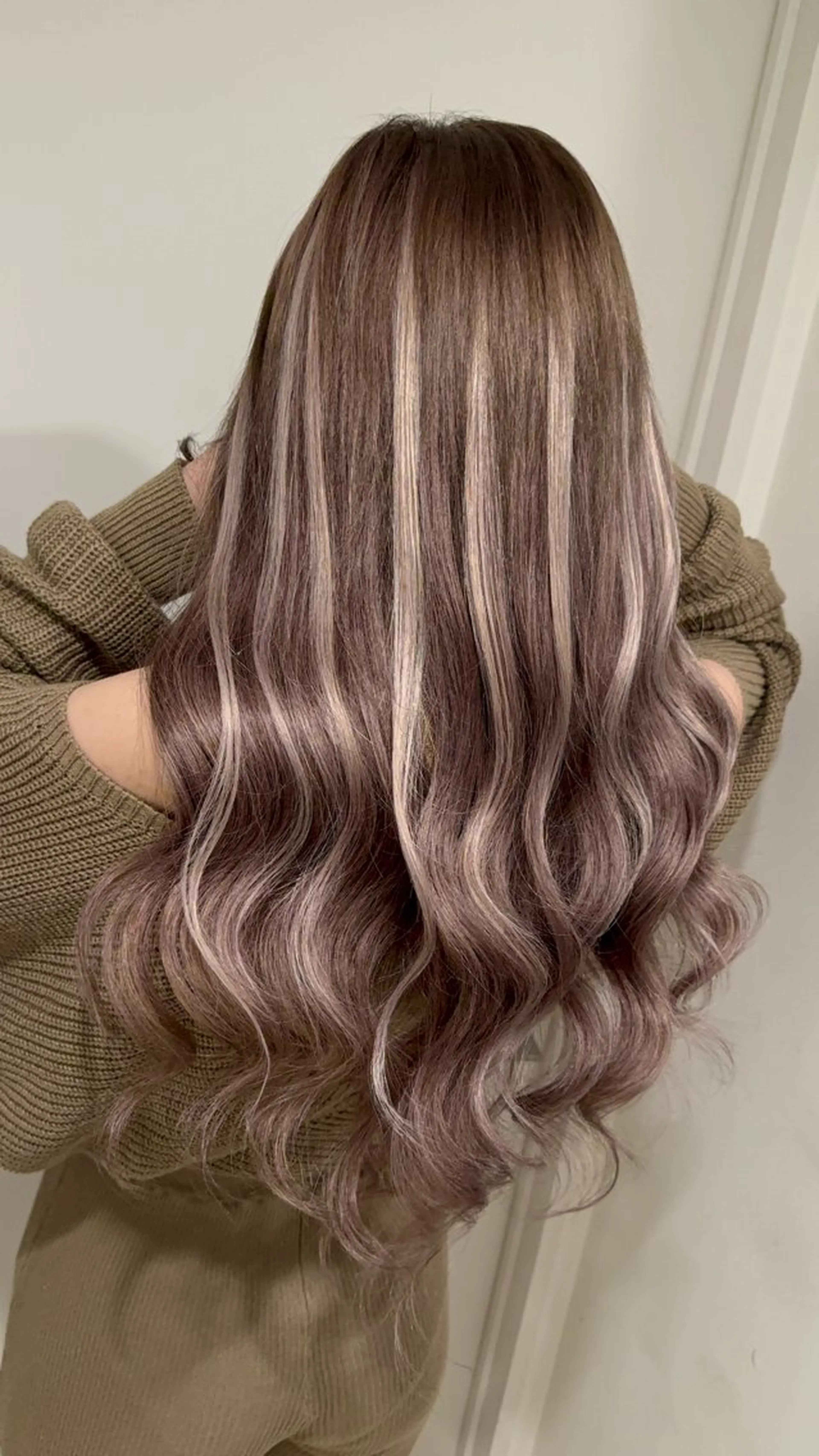 セミロング カラー ヘアアレンジ 🔥ハイトーンカラー ギャルNAOKI🔥のヘアスタイル