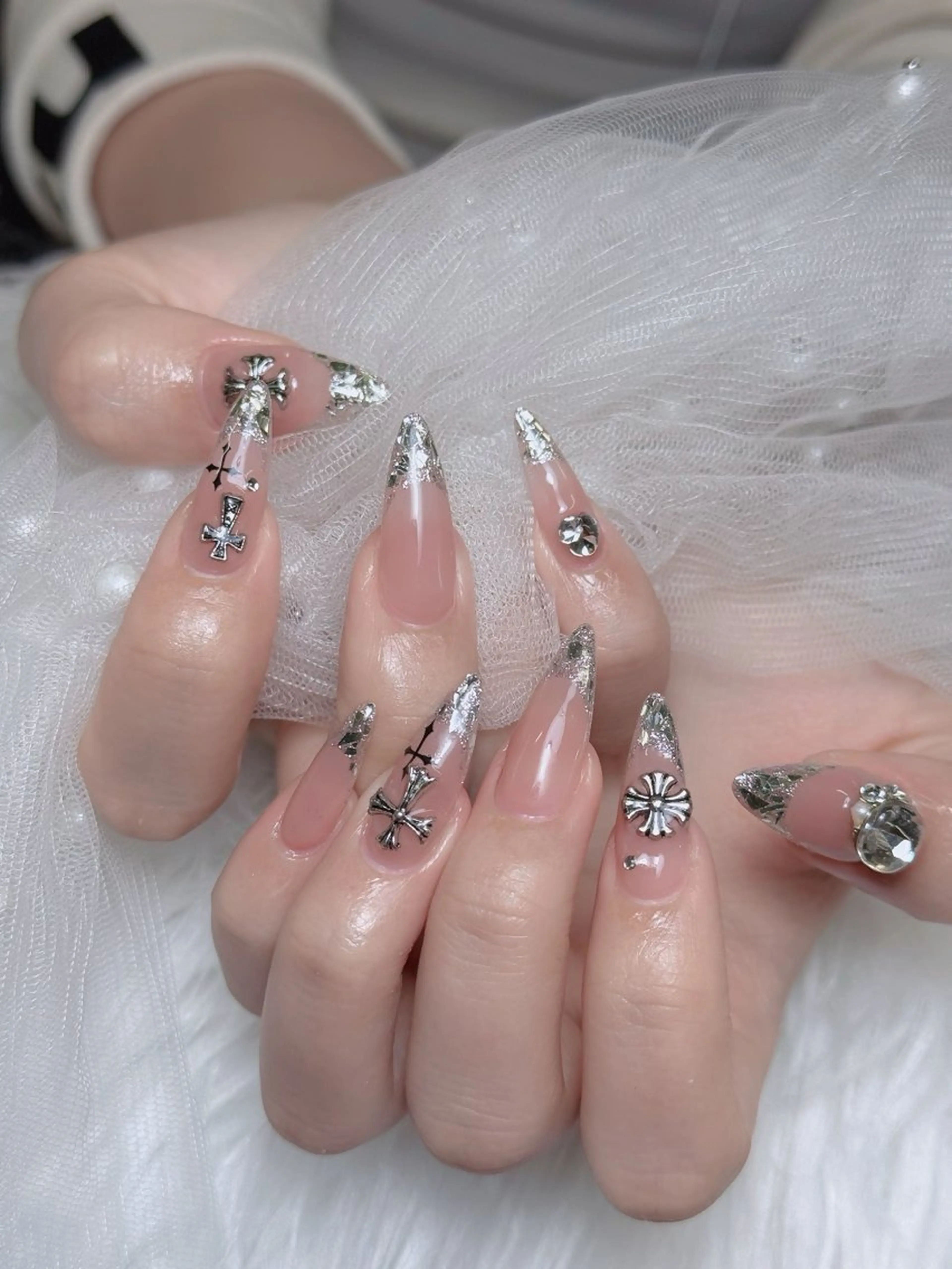 ネイル オーロラネイル チークネイル フットネイル フレンチネイル 韓国ネイル ハンドネイル Lumi Nailのネイルデザイン