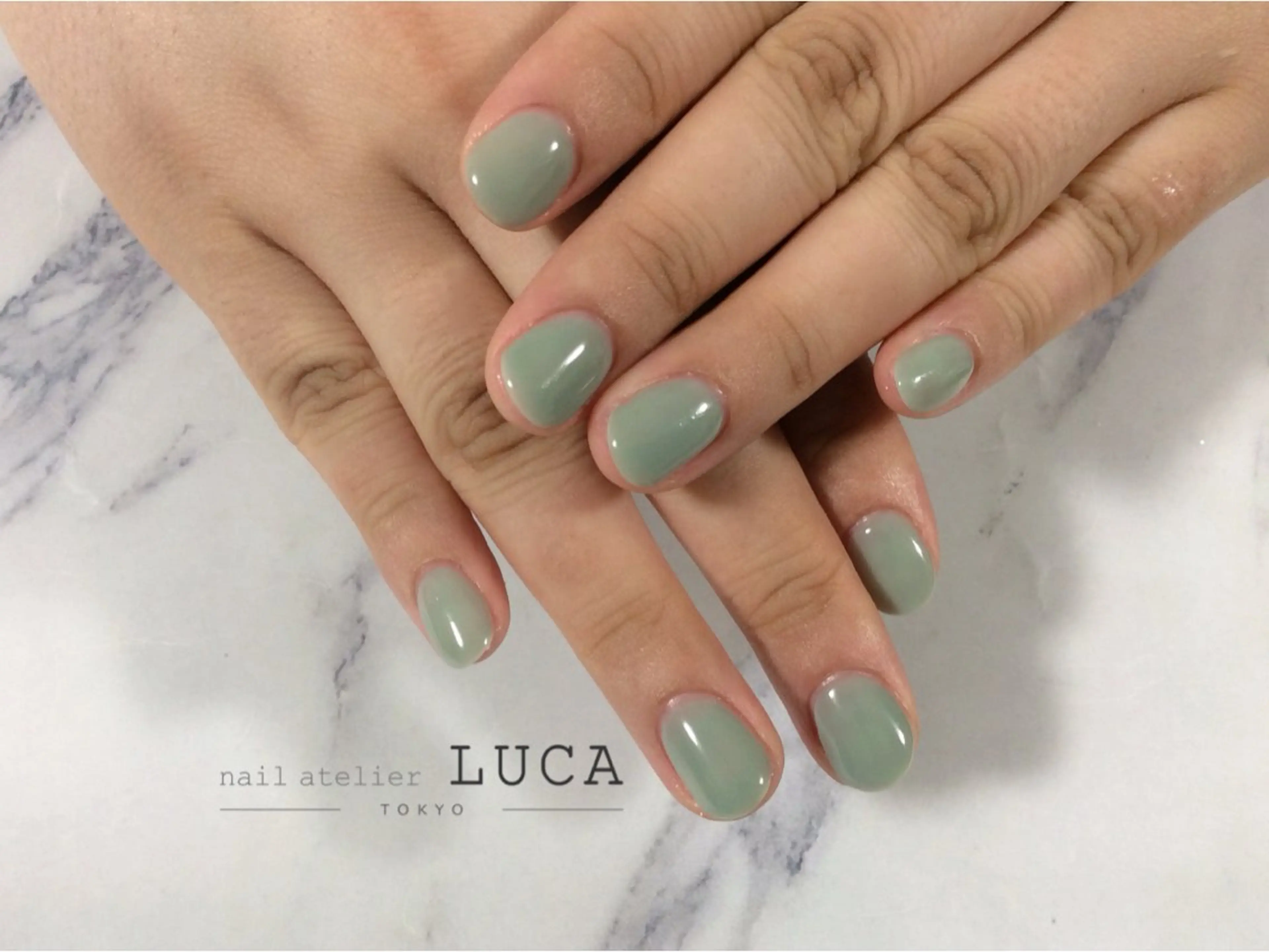 ネイル グリーン ワンカラーネイル ネイルアトリエルカ 米原のネイルデザイン