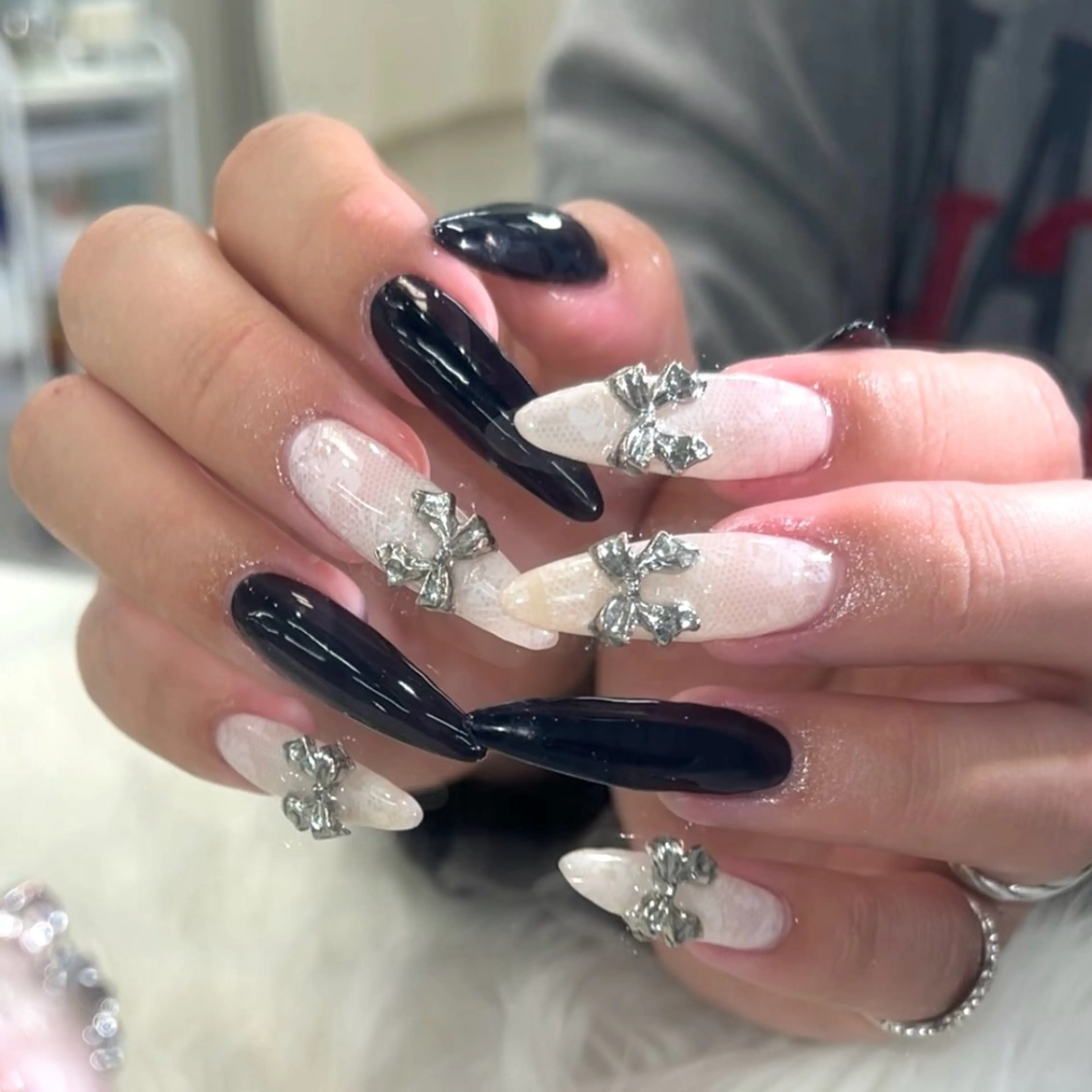 ネイル ボルドー レース ロングネイル 冬ネイル クリスマス ハンドネイル eight nail 春菜のネイルデザイン