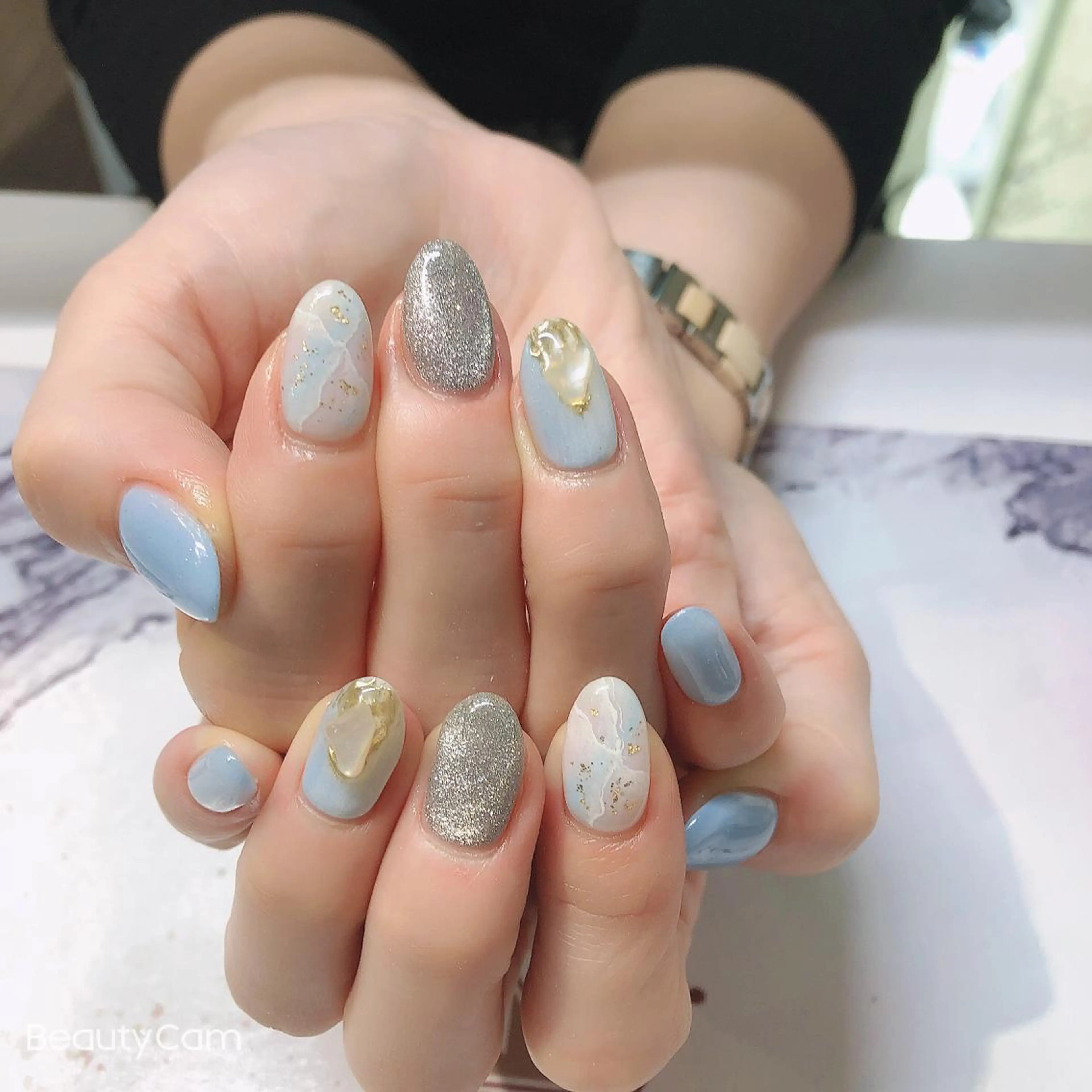 平日限定❣️定額デザインコース(オフ込み)、2色か3色、両手4本アート付き🌈甘皮処理＋ドライケアの写真