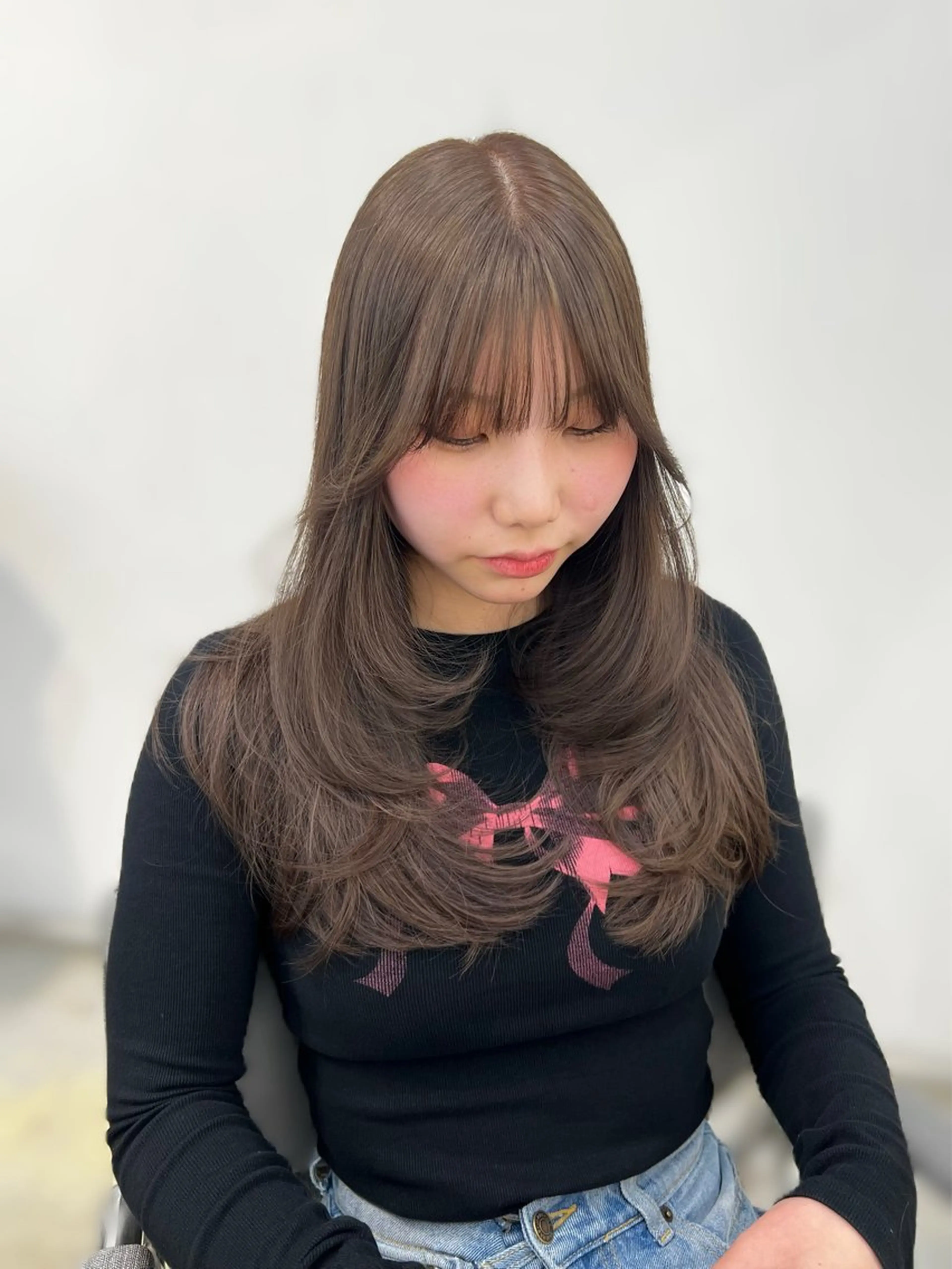 ロング カラー ベージュカラー ブリーチ ケアブリーチ ヘーゼル レイヤーカット カット ヘアカラー トリートメント 柔らかブラウン/顔周 りレイヤー♡ユウシのヘアスタイル