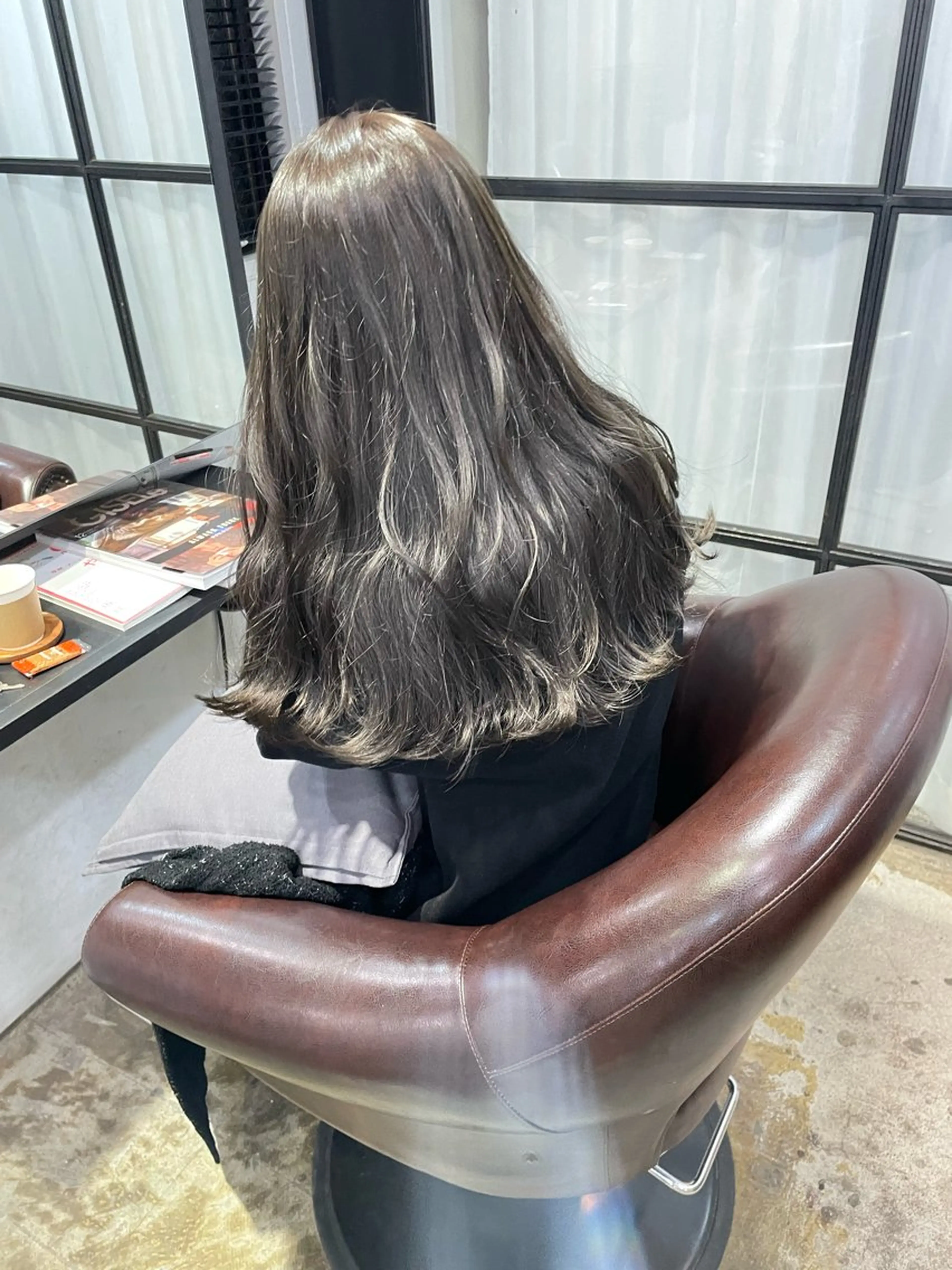 ロング カラー ベージュカラー オリーブベージュ カット ヘアカラー astar所属・kotono🪿 透明感カラーのヘアスタイル