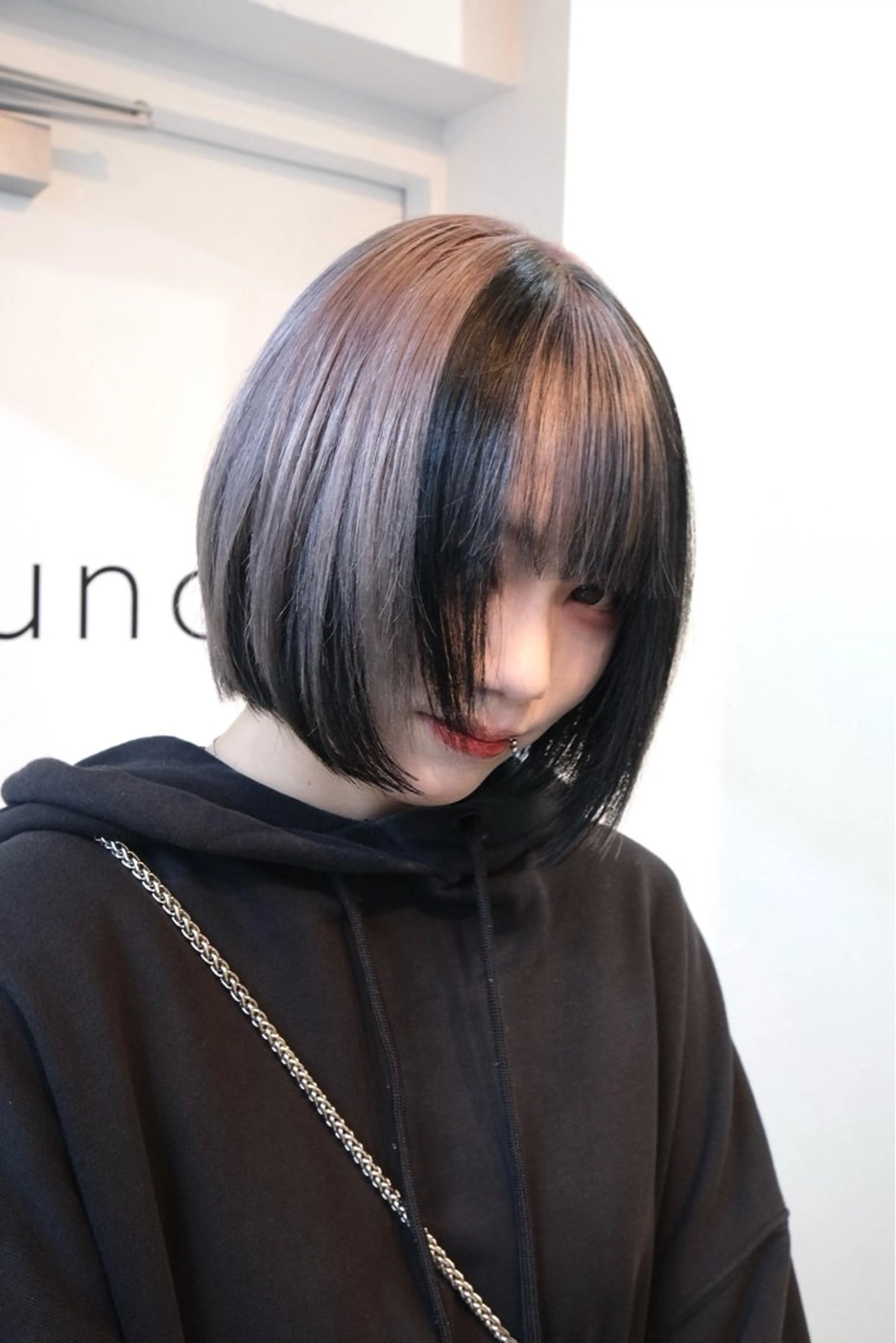 ショート カラー ブリーチ デザインカラー ハイトーンカラー 似合わせカット ウルフカット sunc所属・梅田l大人韓国ヘア レイヤー×艶カラーのヘアスタイル