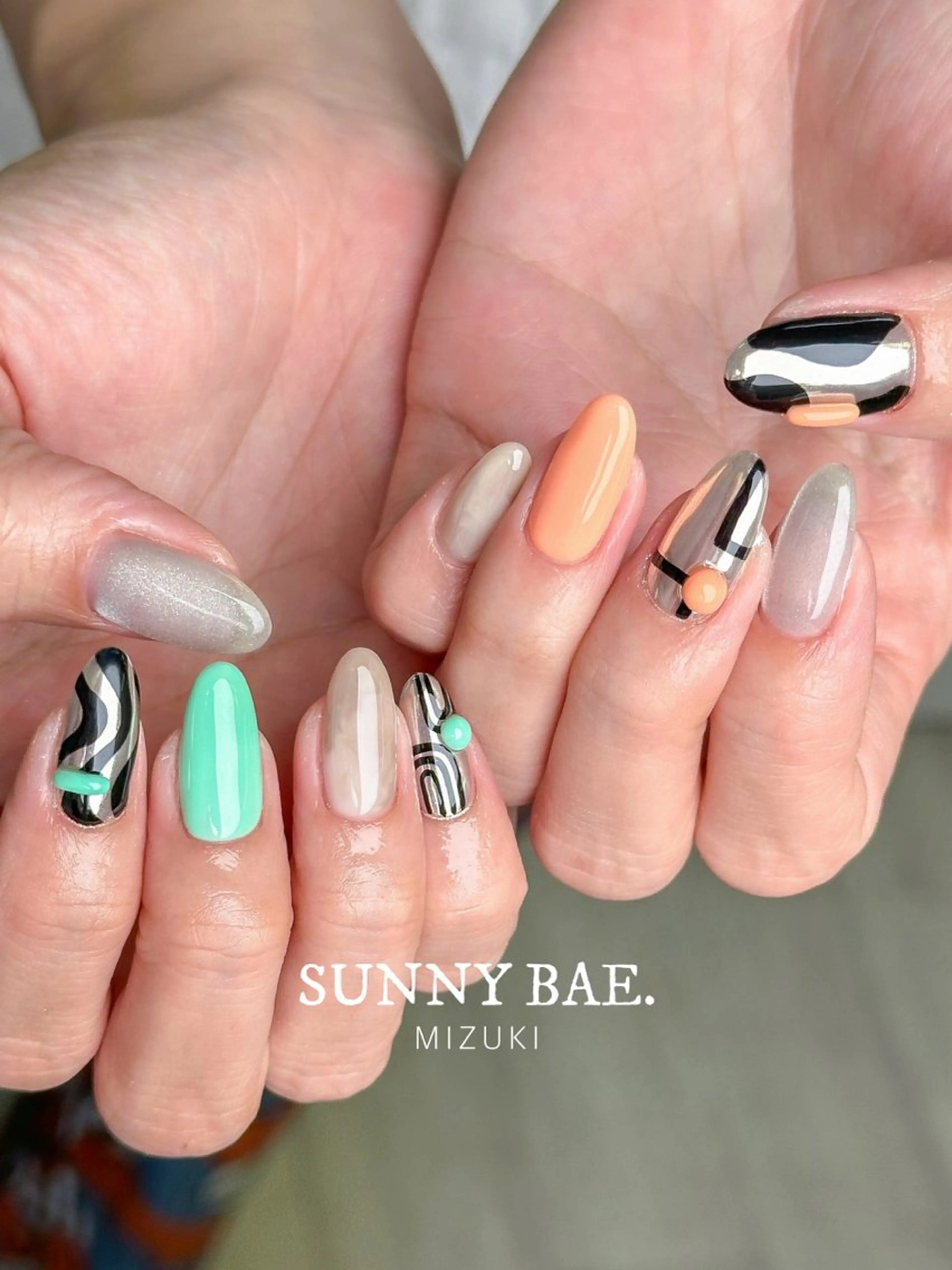 ネイル ミラーネイル シルバー SUNNY BAE. 🌼MIZUKIのネイルデザイン