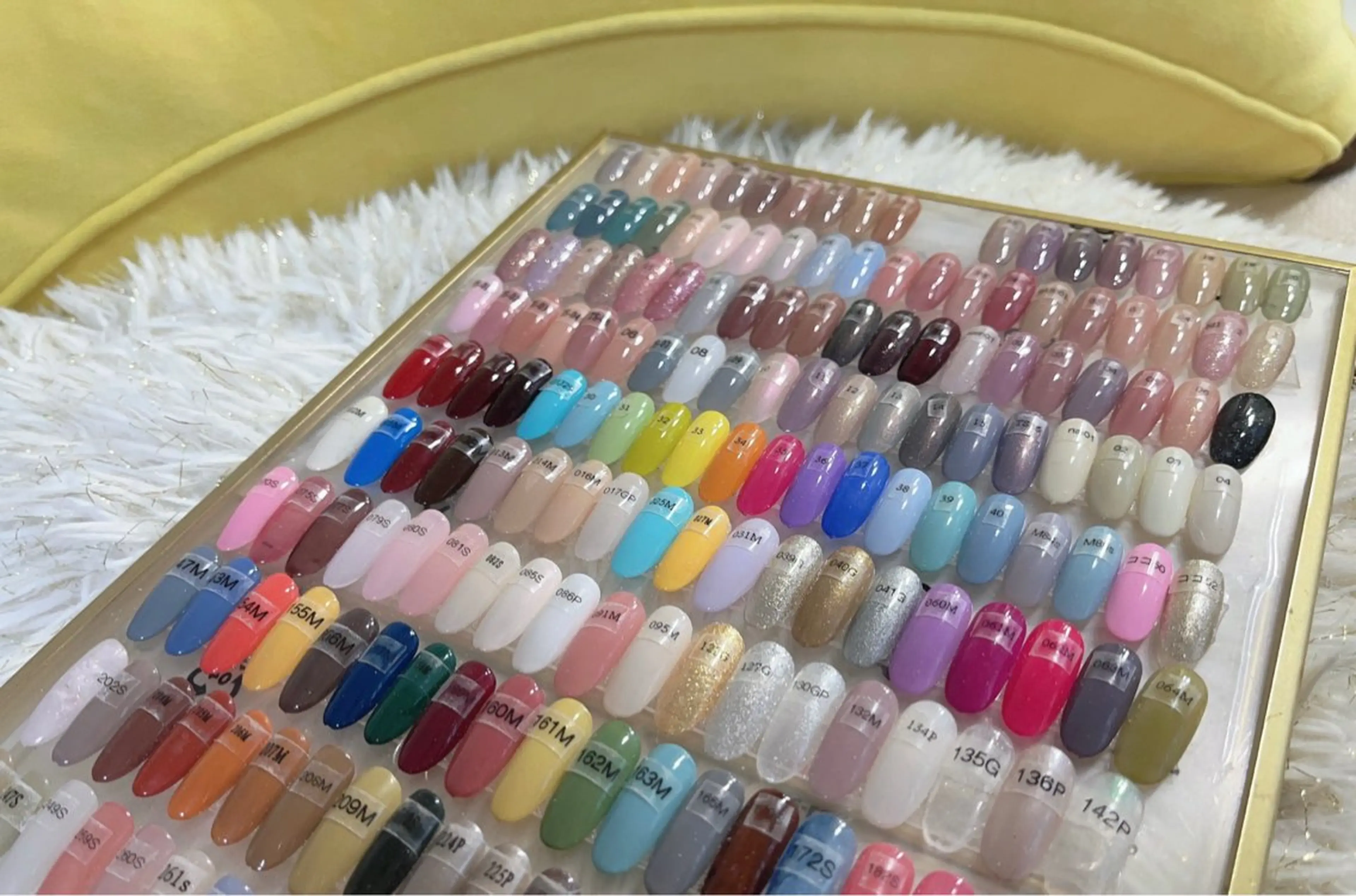 ワンカラー(ご新規オフ無料)リピート様オフ➕500円。パ一ツ無、追加も可!100円~の写真