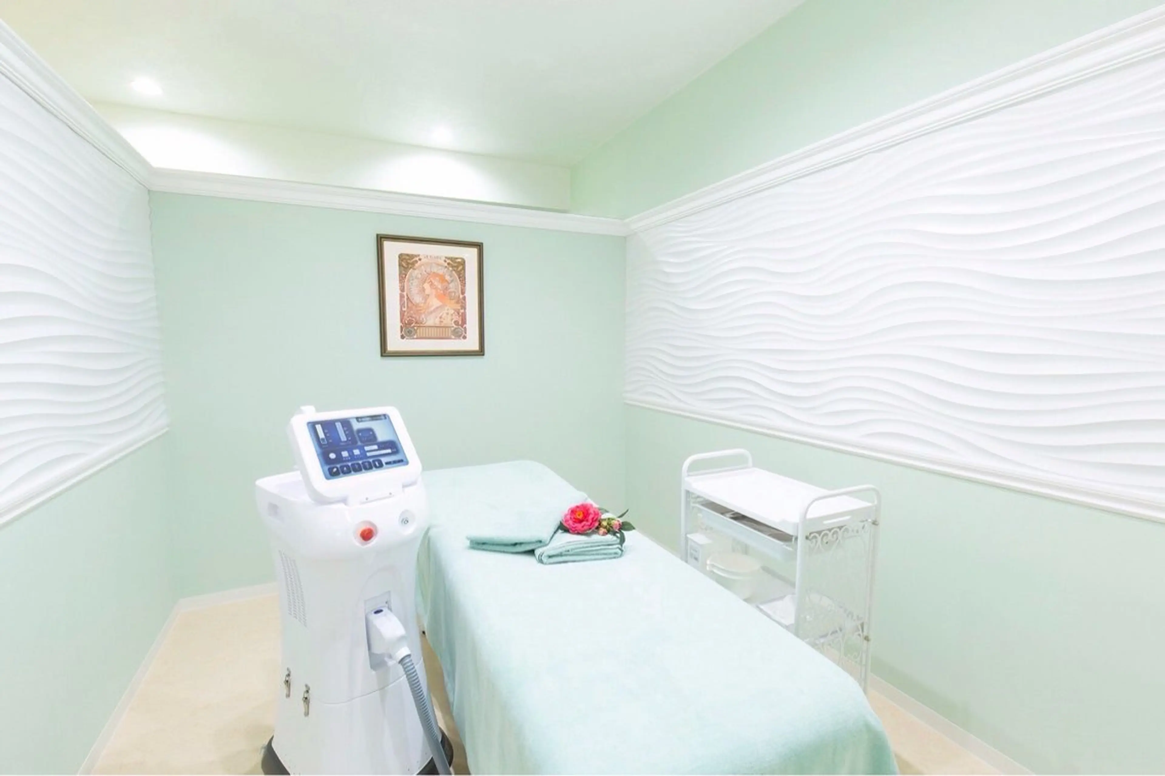 【本格的に受けたい方は】15カ所から3カ所選べる光脱毛、気になる箇所に対応！！の写真