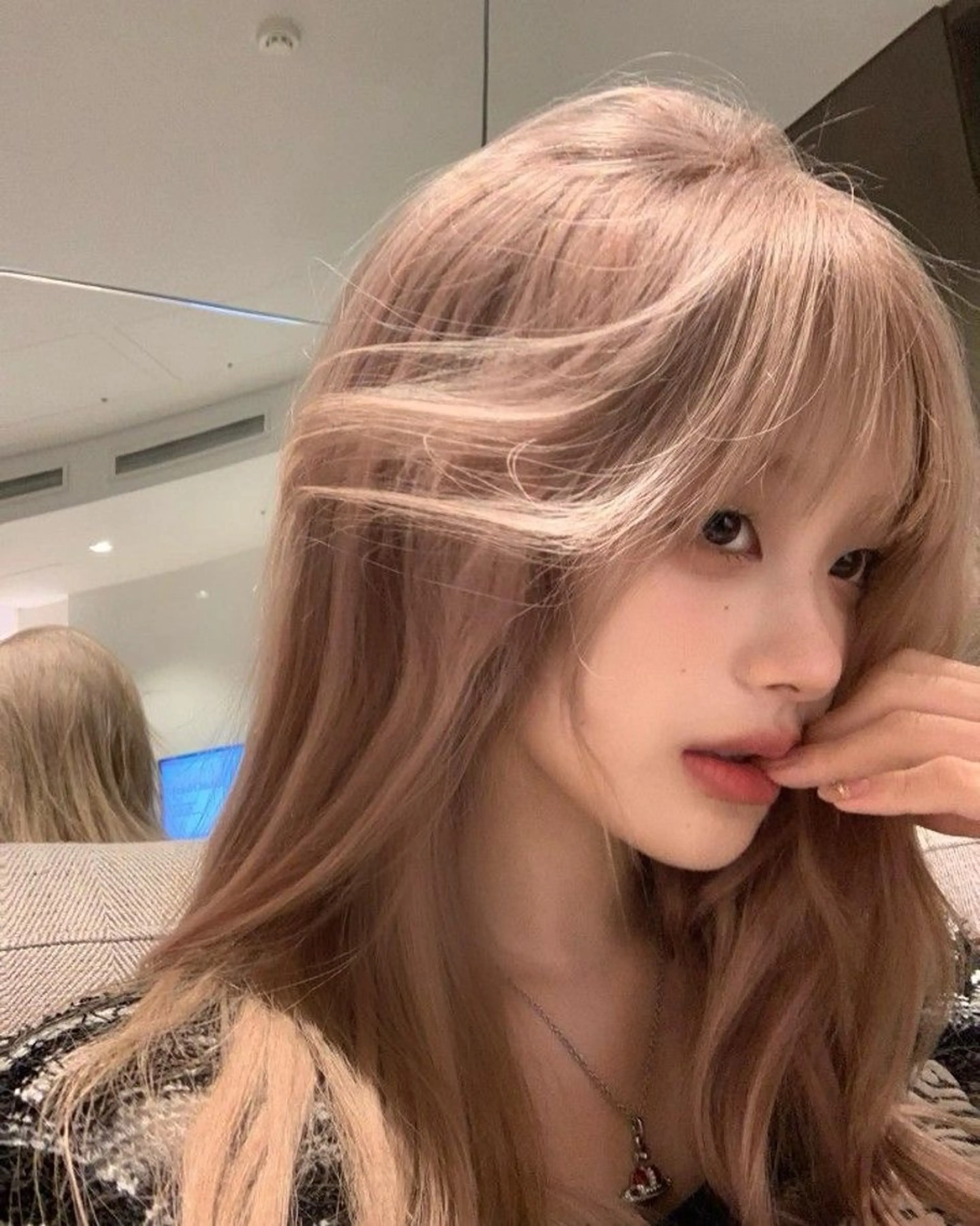 ロング カラー モテ髪💕ハイトーン ベージュ yuriaのヘアスタイル