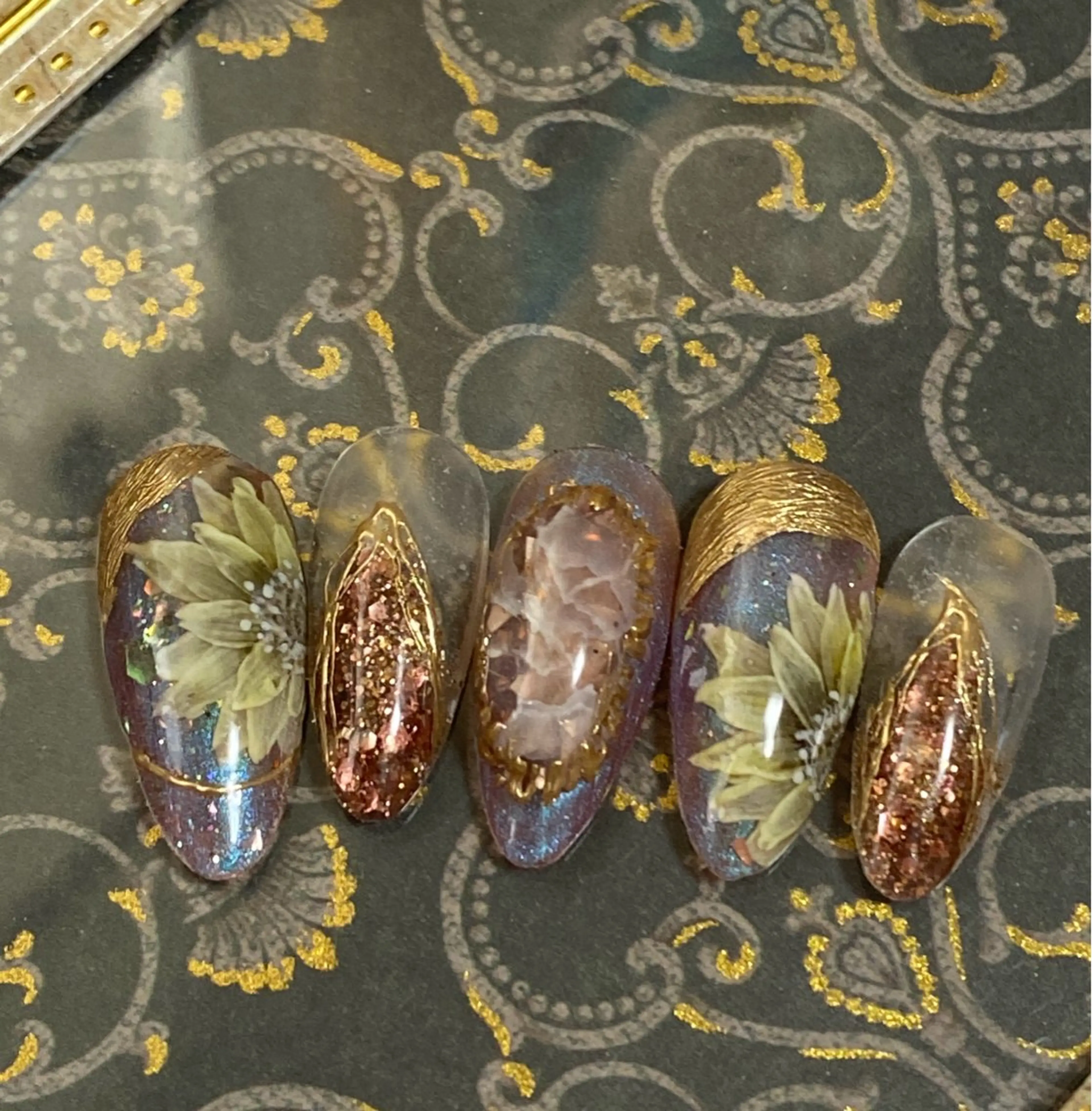 ネイル フラワーネイル 自宅ネイルサロン ♦️nuance♦️のネイルデザイン