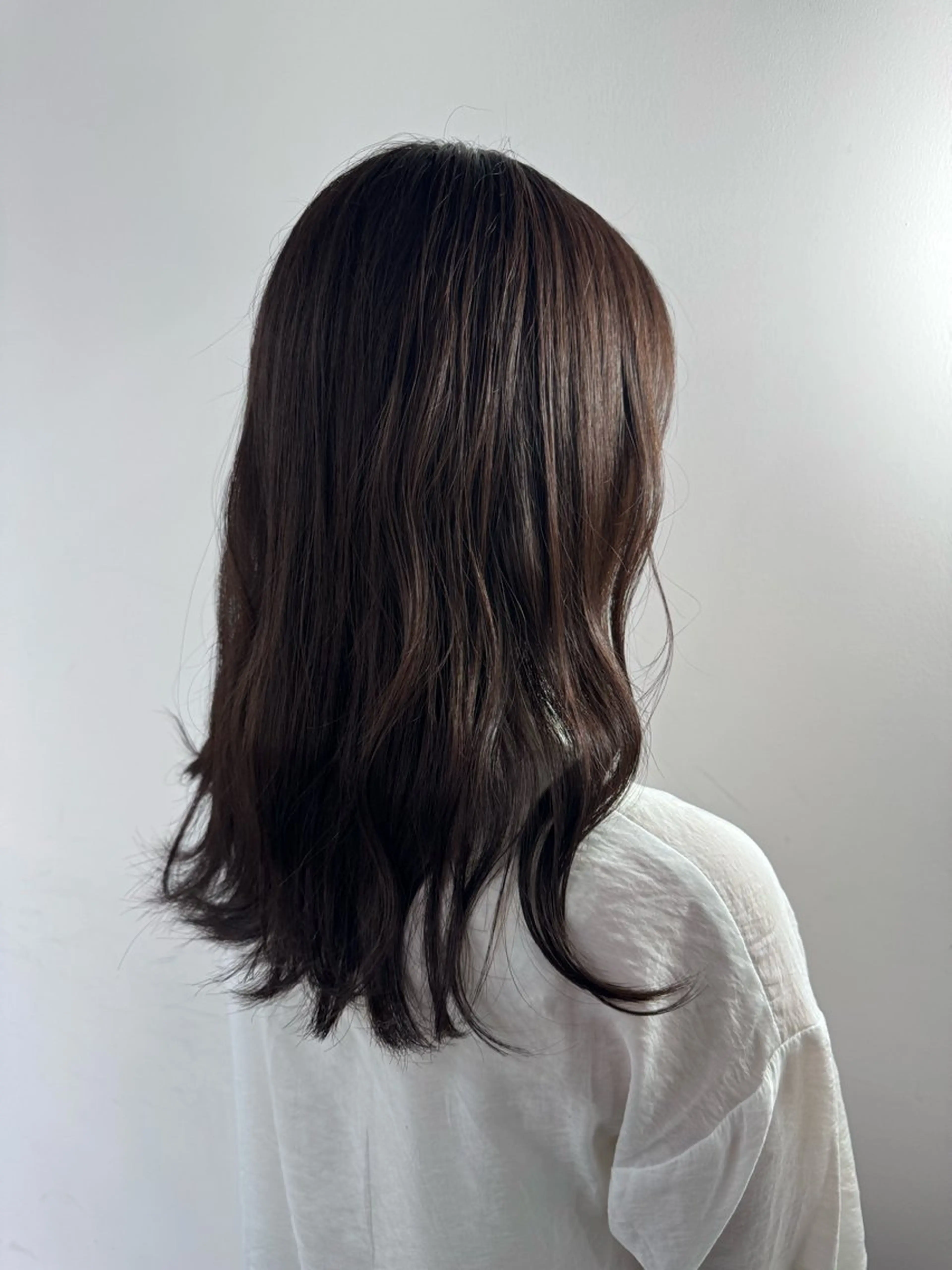 カラー HOLLY 髙橋ユウキのヘアスタイル