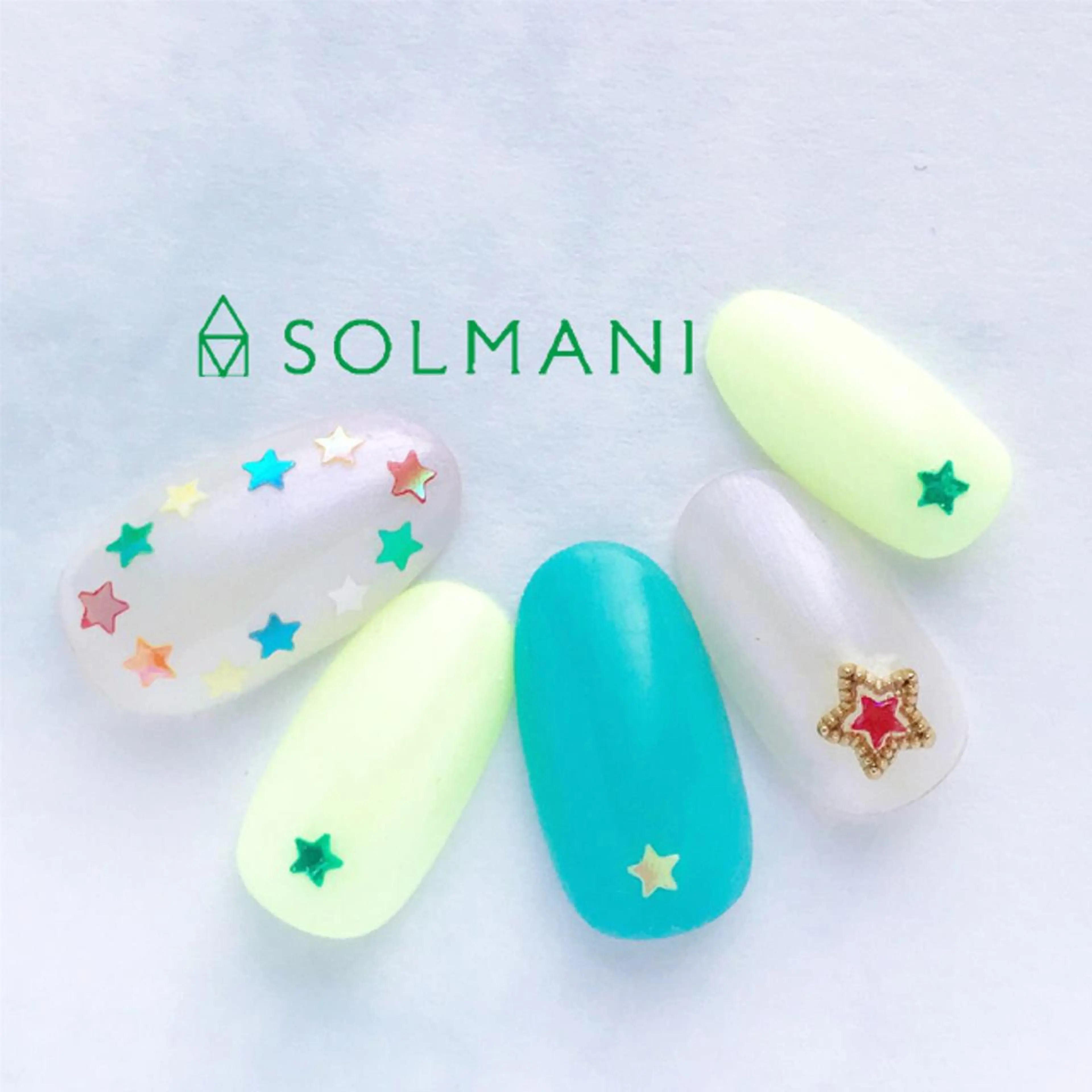 ネイル SOLMANI 予約担当のネイルデザイン