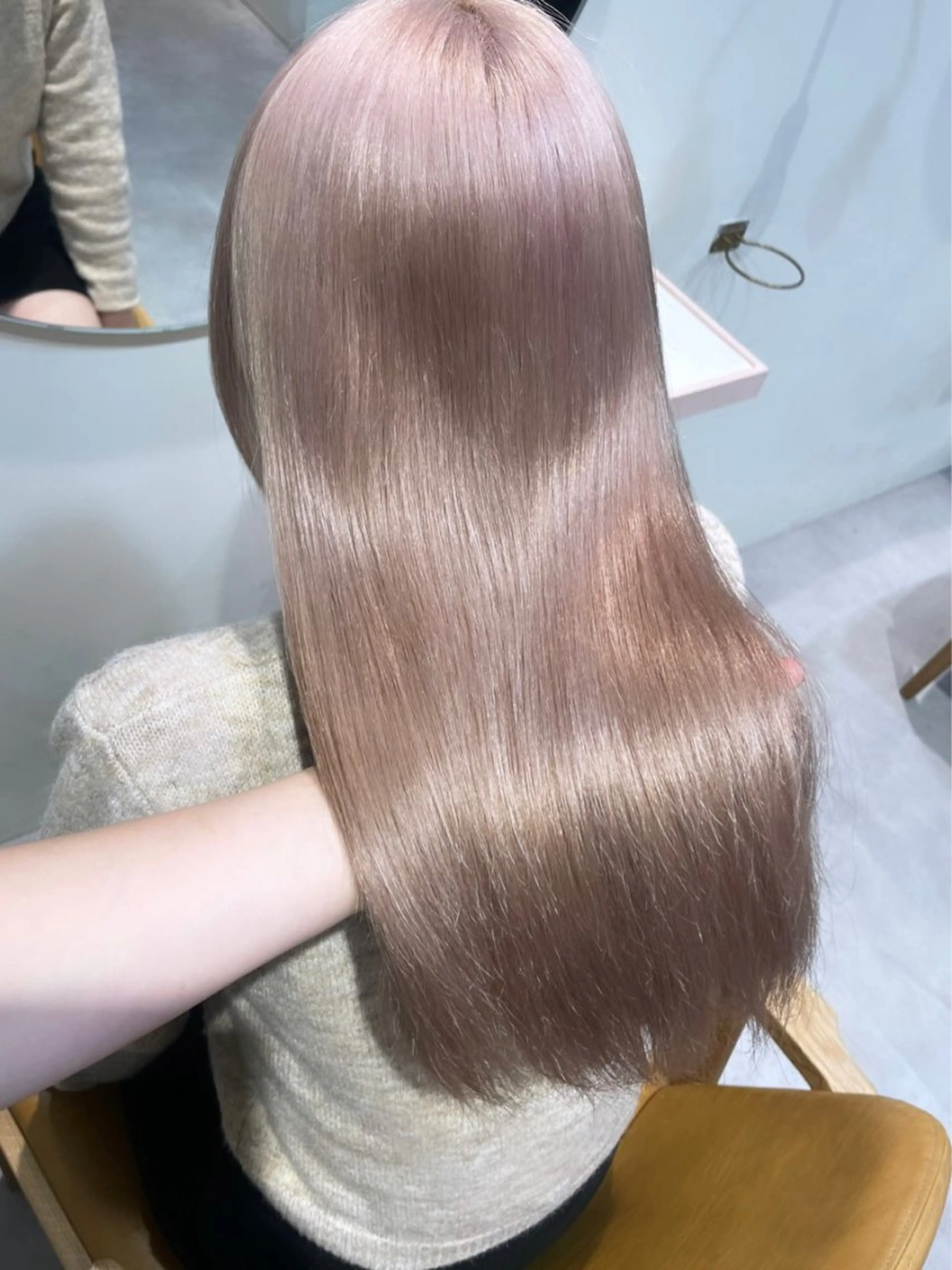 ロング カラー ハイトーンカラー ヘアカラー 若月 あやかのヘアスタイル