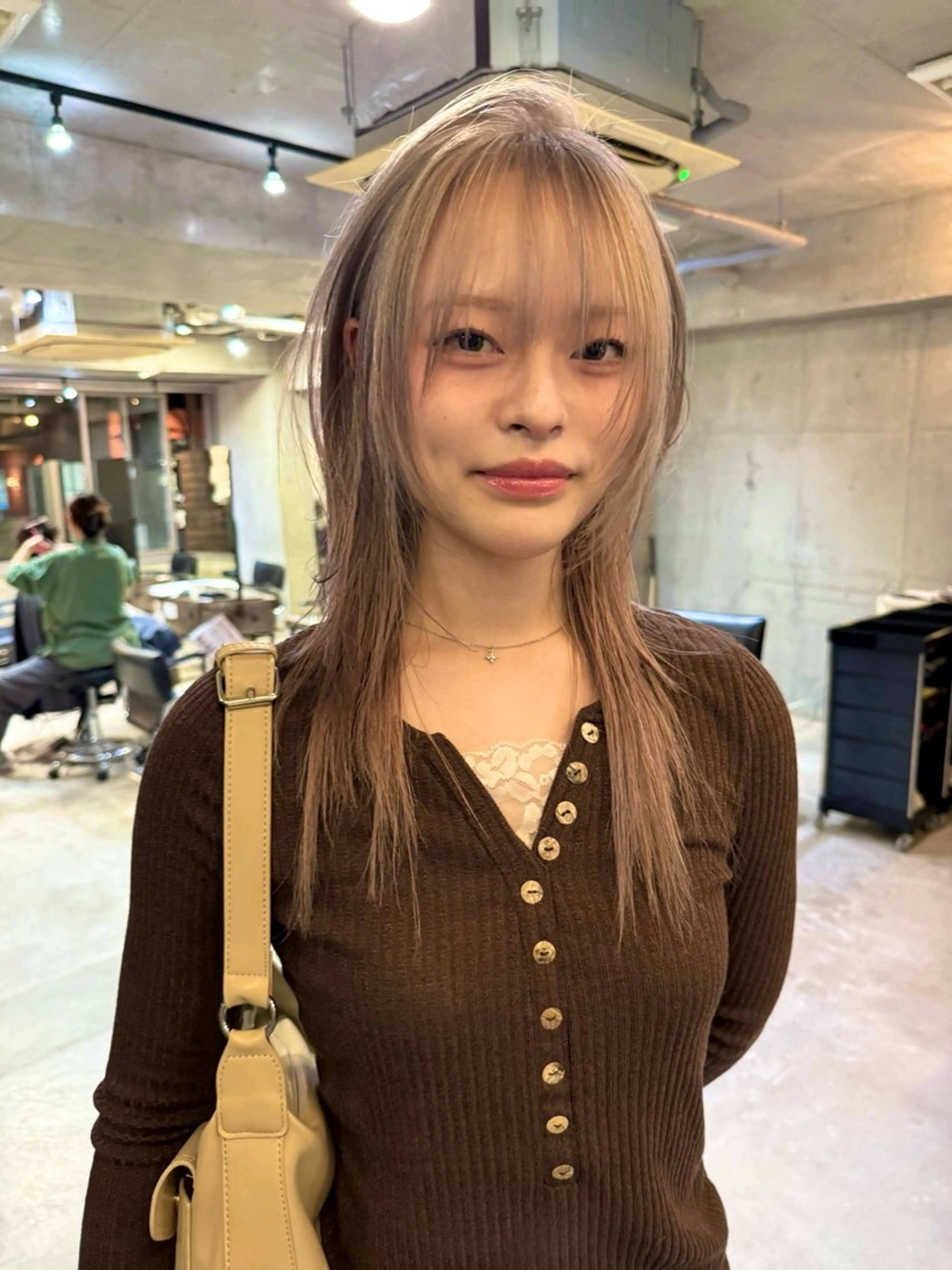 セミロング ハッシュカット ハイレイヤー レイヤーカット ウルフカット ウルフレイヤー カット ヘアカラー レイヤーカット\ウル フ　chinatsuのヘアスタイル