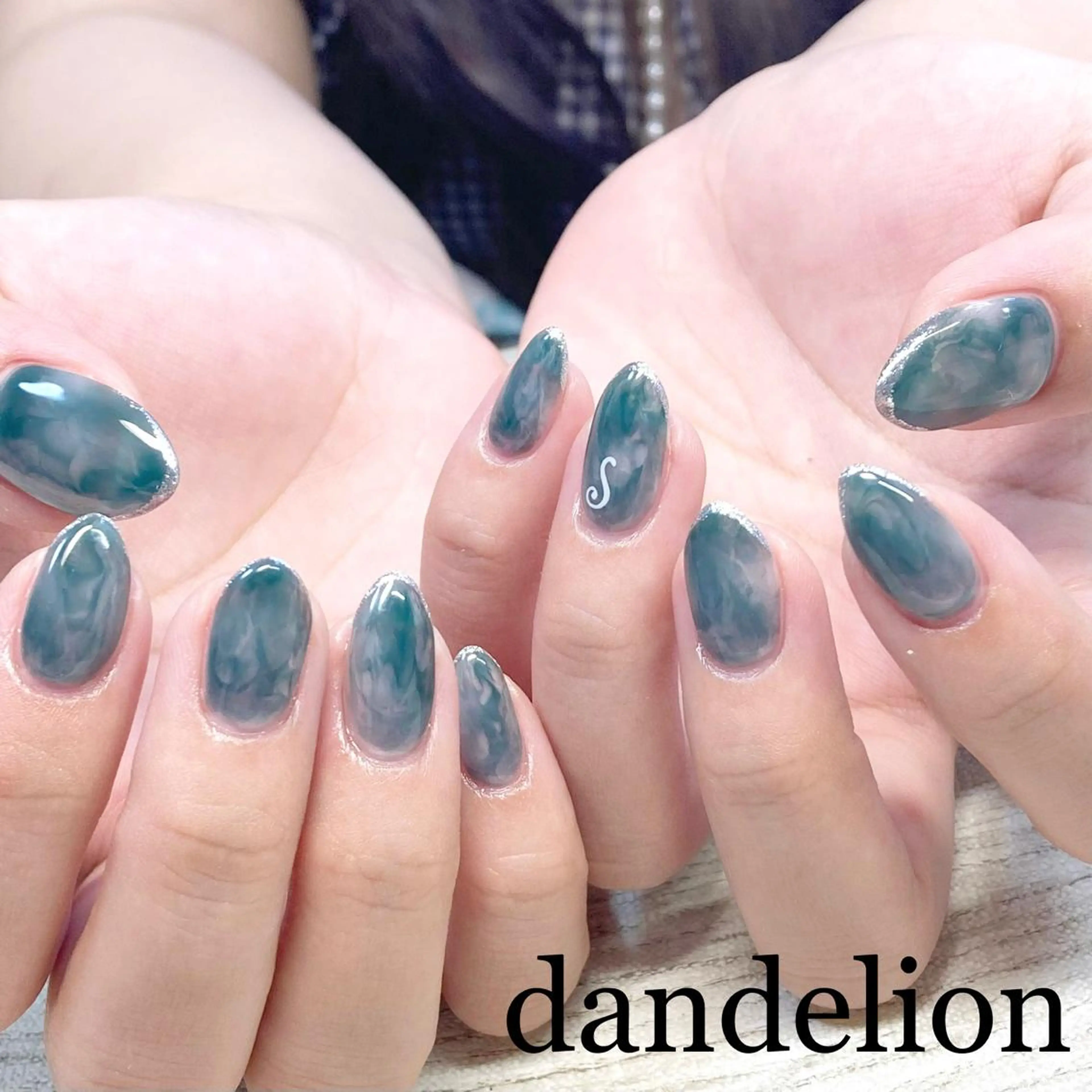 ネイル ハンドネイル ハンドケア dandelion ダンデライオンのネイルデザイン