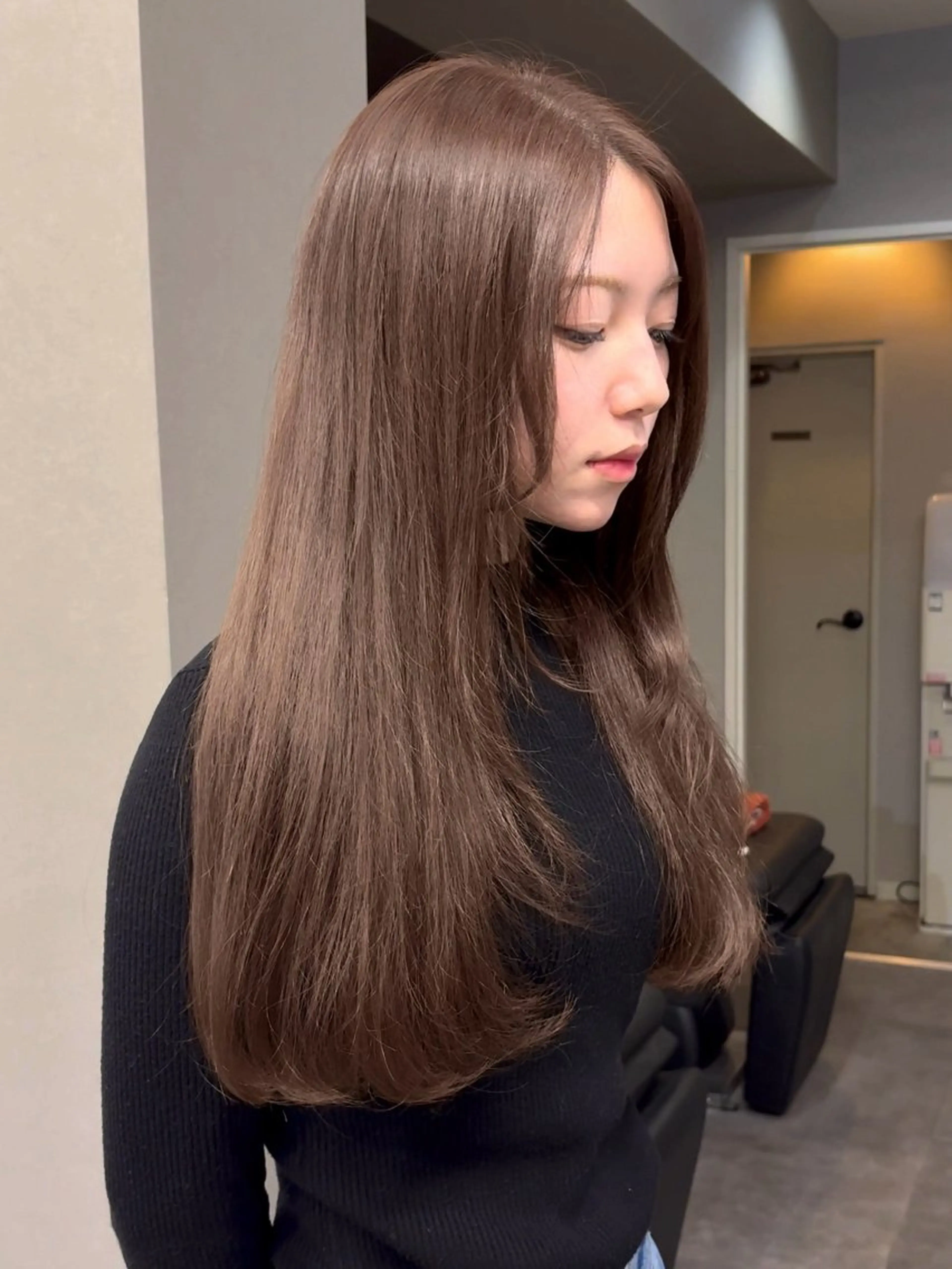 カラー ブリーチ ブラウンカラー 透明感カラー ダブルカラー モカブラウン meby所属・🩵福岡ブリーチなし カラー/紫音🩵のヘアスタイル