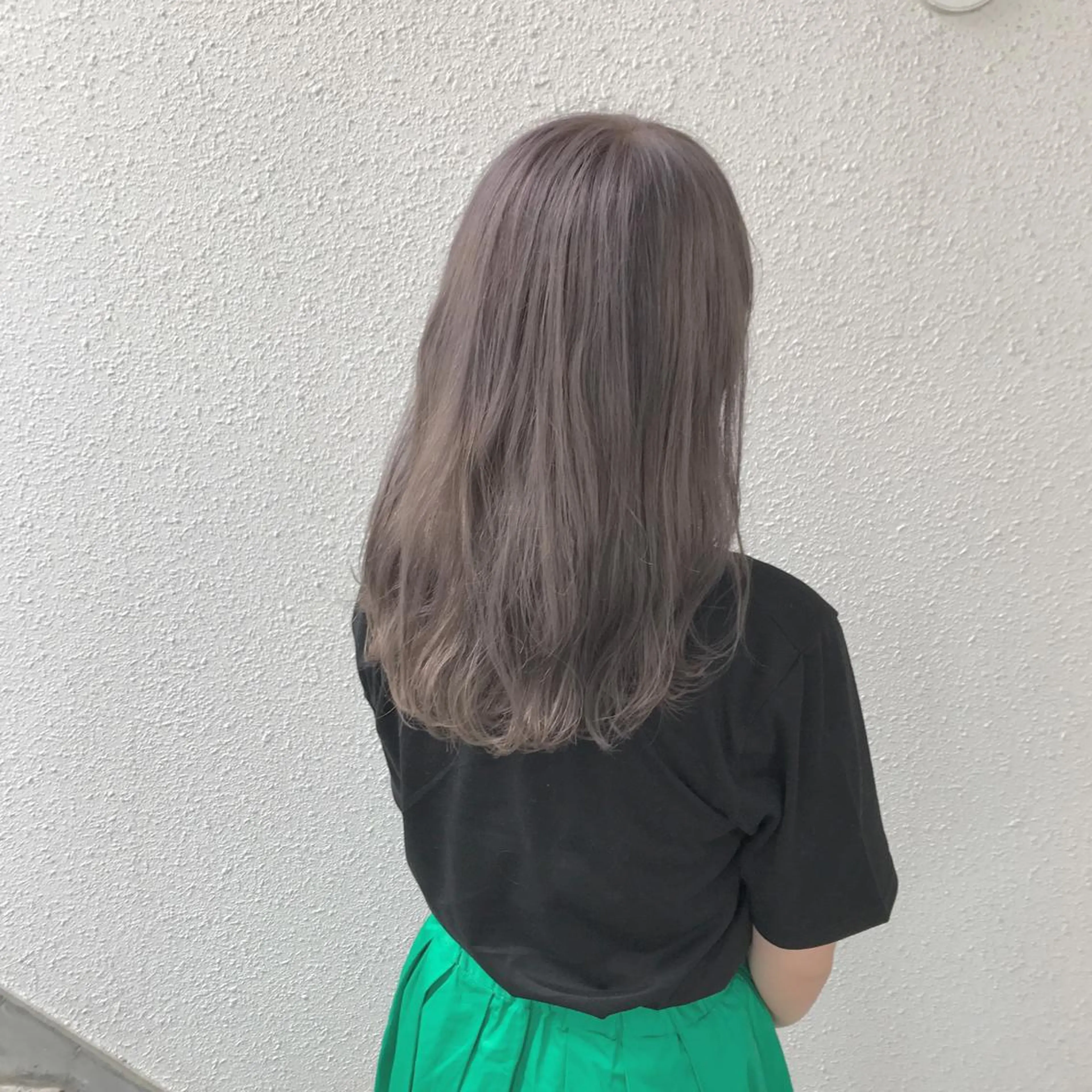 ミディアム カラー シルバー インナーカラー/天神 ブリーチ/吉田のヘアスタイル