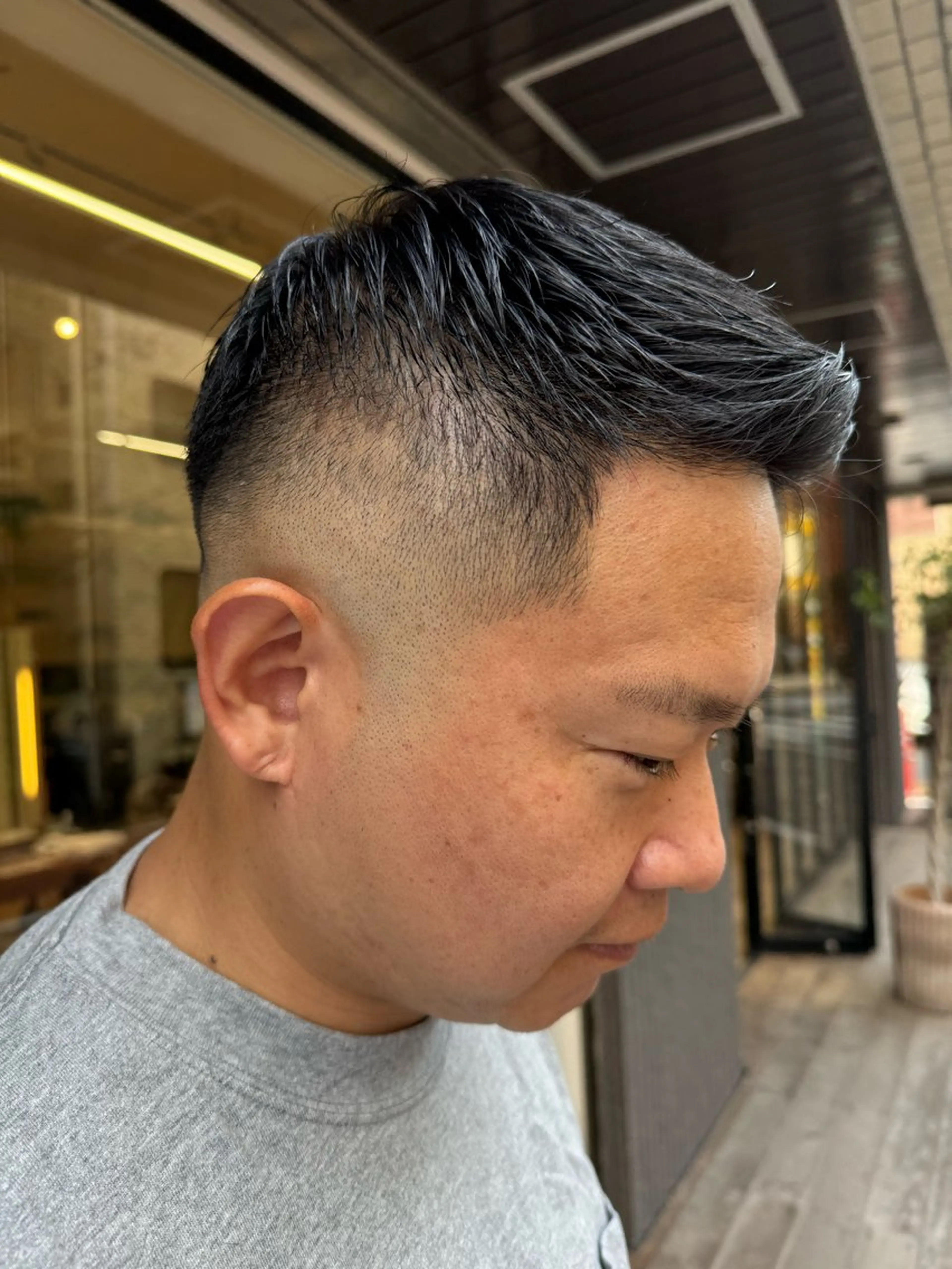 ショート カラー メンズ フェードカット 黒髪 ナチュラルブラック スキンフェード/パー マ/須田陸斗のヘアスタイル