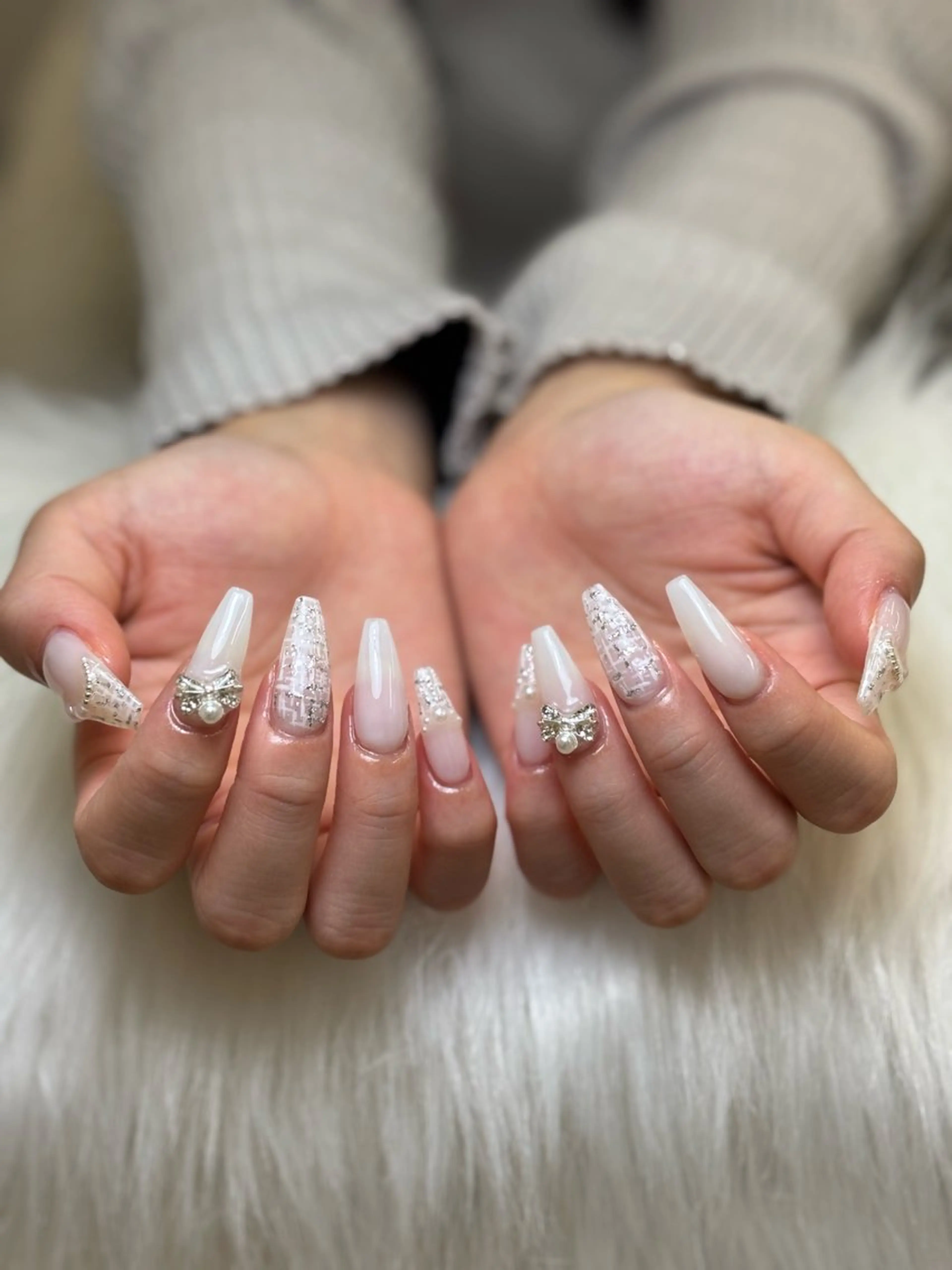 ネイル グラデーション キラキラネイル ワンカラーネイル 冬ネイル Jenn Nail Salonのネイルデザイン