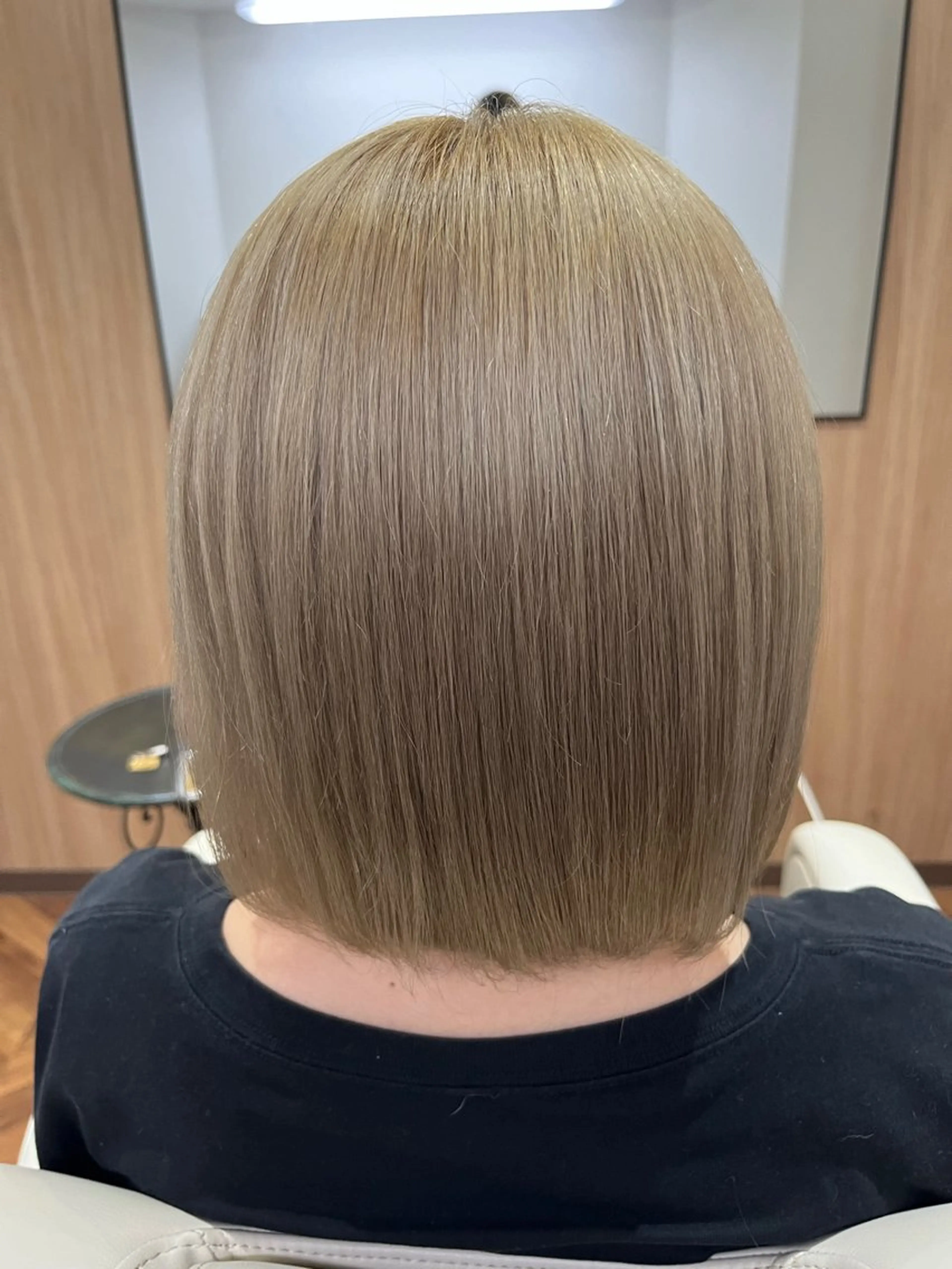 カラー ブリーチ hina /大曽根駅のヘアスタイル