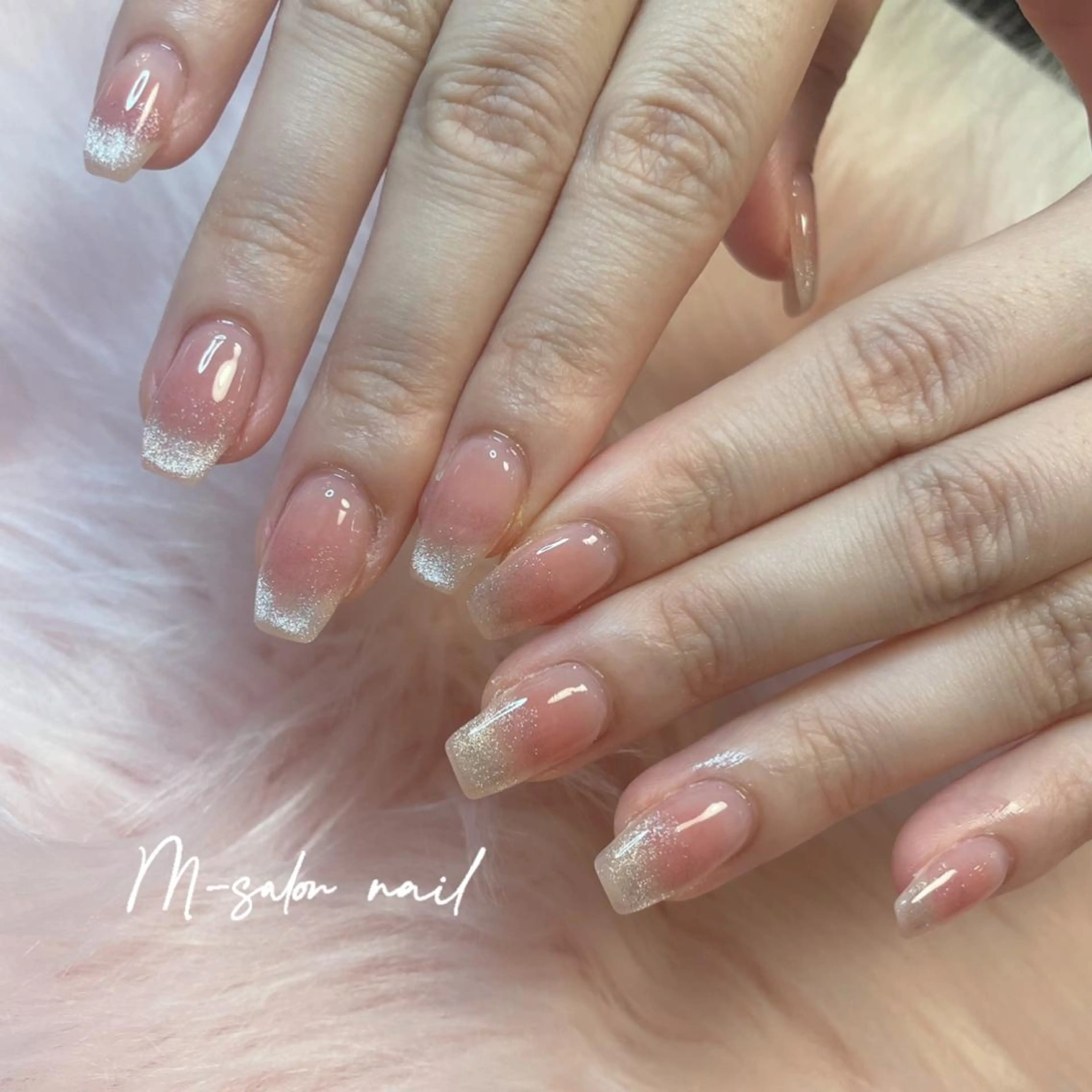 チークネイル＋先端マグネット（オフあり）の写真