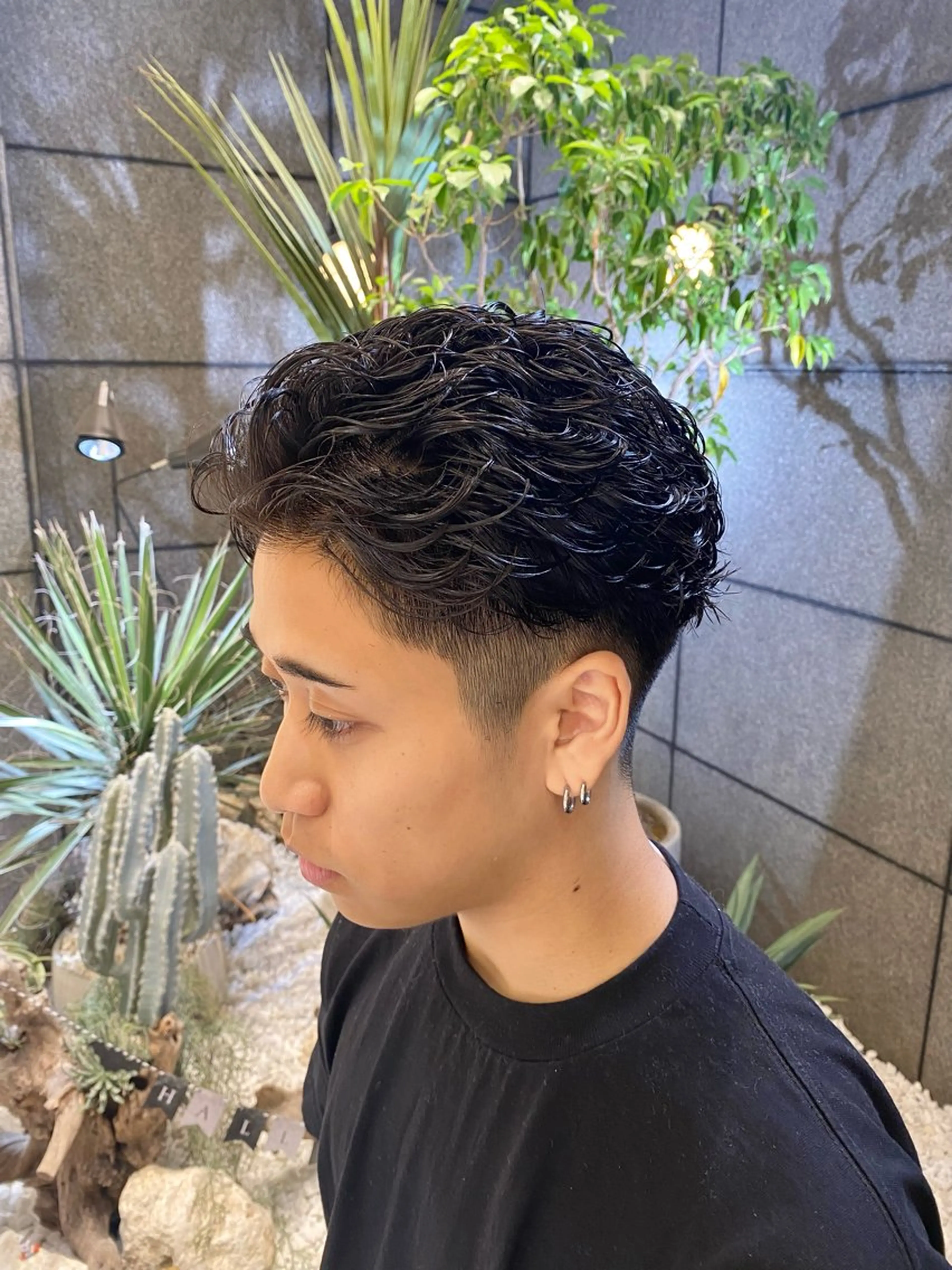 パーマ メンズ フェードカット メンズメッシュ メンズパーマ プードルパーマ スキンフェード カット パーマ 酸スト/フェザー パーマ/三谷海斗のヘアスタイル