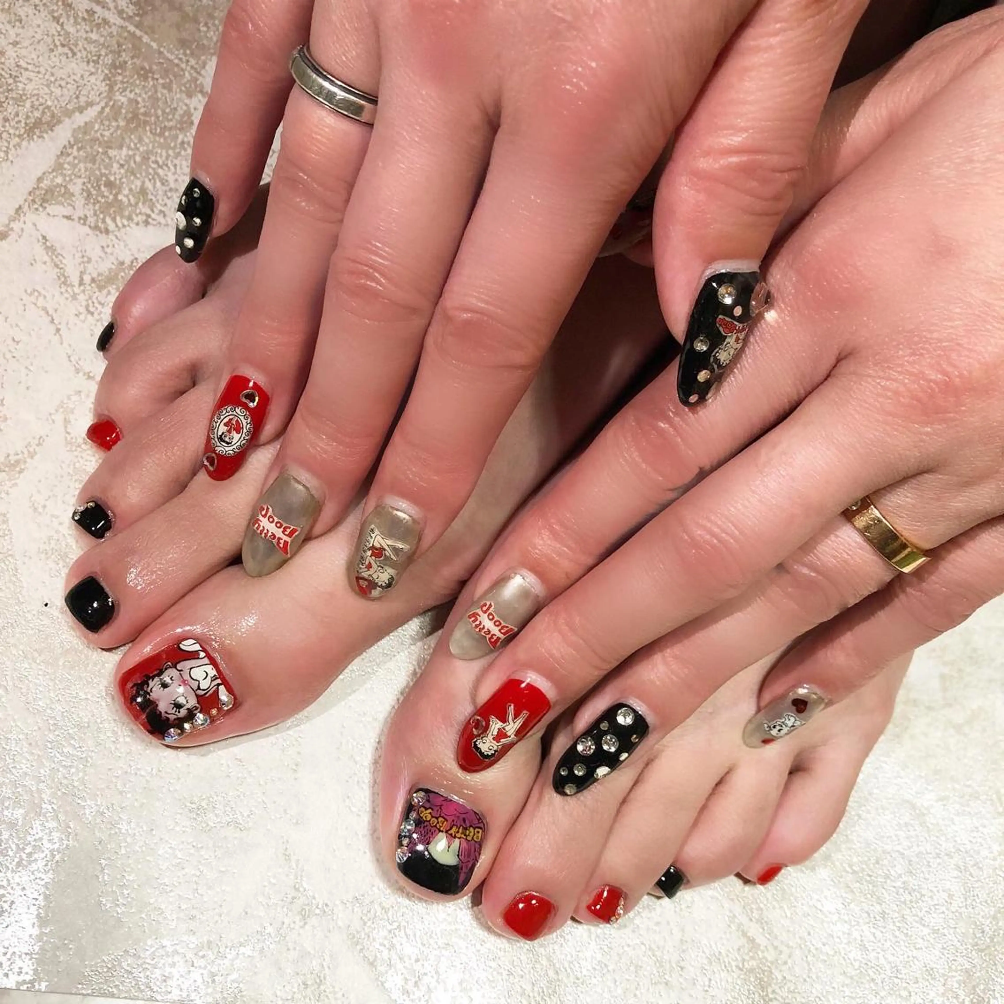 画像持ち込み・お好きなデザインができるオーダーフットジェル（オフ有り）¥8000の写真