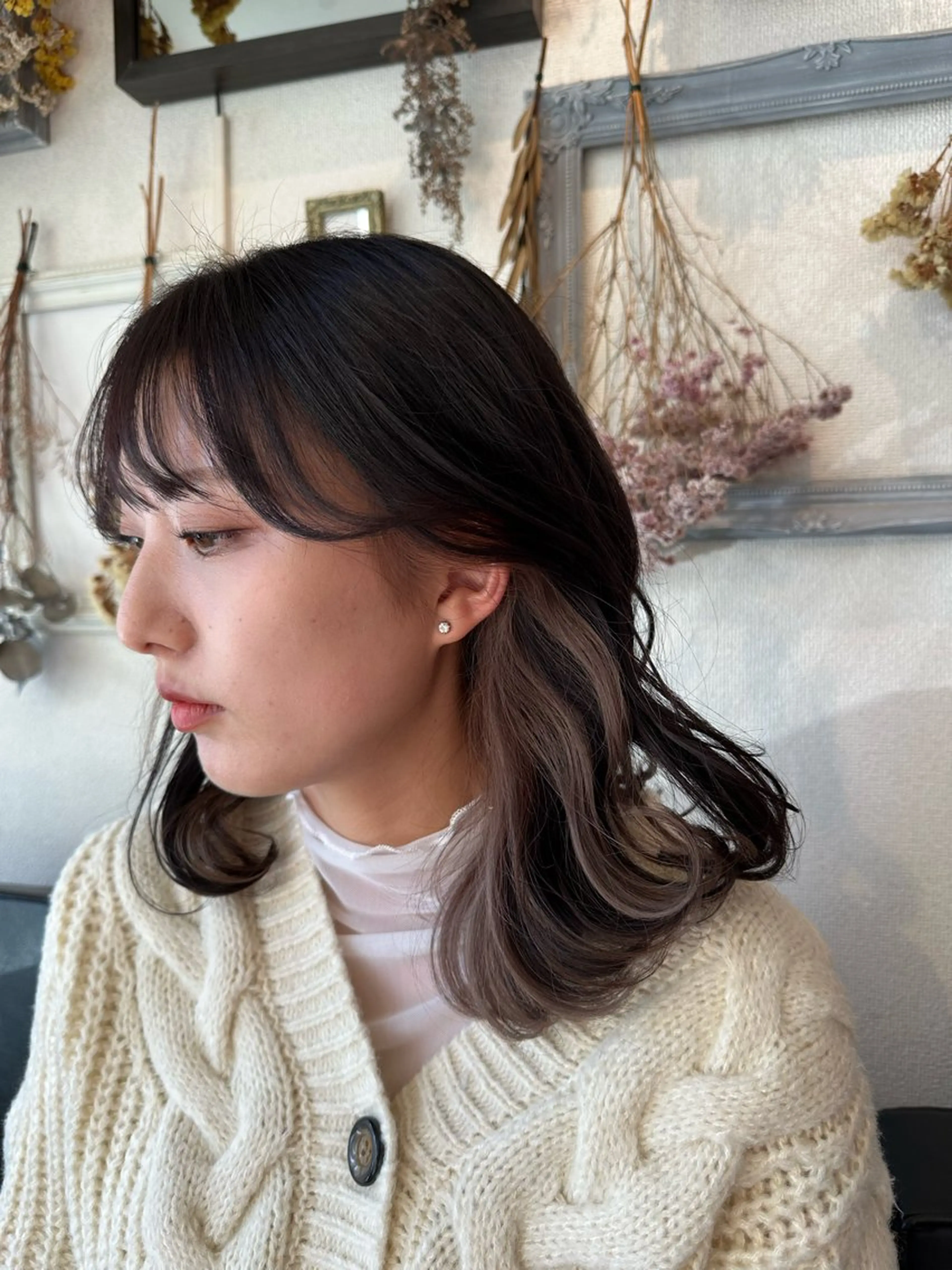 セミロング カラー グレージュ インナーカラー ミルクティーグレージュ カット ヘアカラー インナーカラー指名 No.1菊池柊真のヘアスタイル