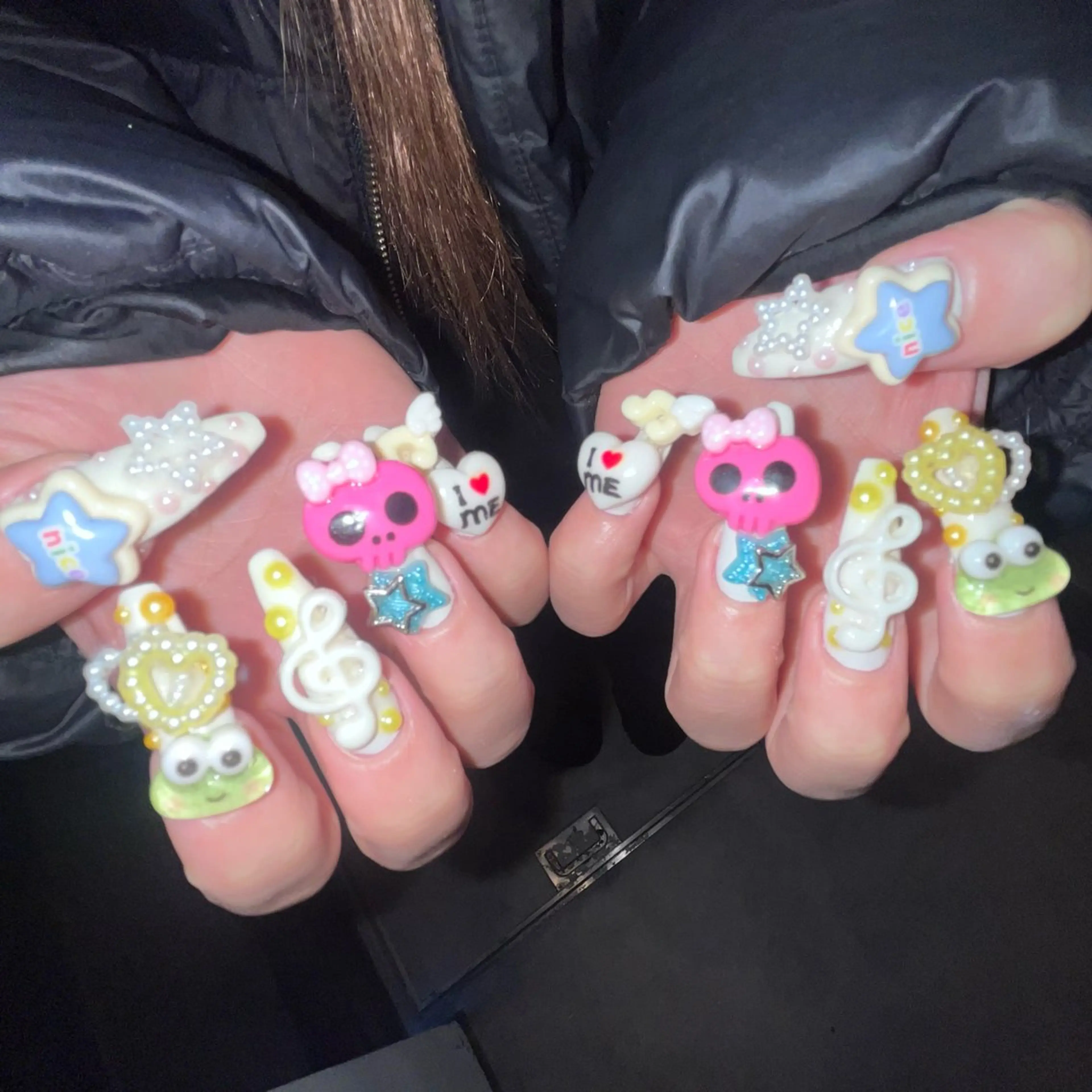 ネイル ハンドネイル Mariris所属・ᗷᗩᑎSᗩ ᑎᗩIᒪ ՏᗩᒪOᑎのネイルデザイン