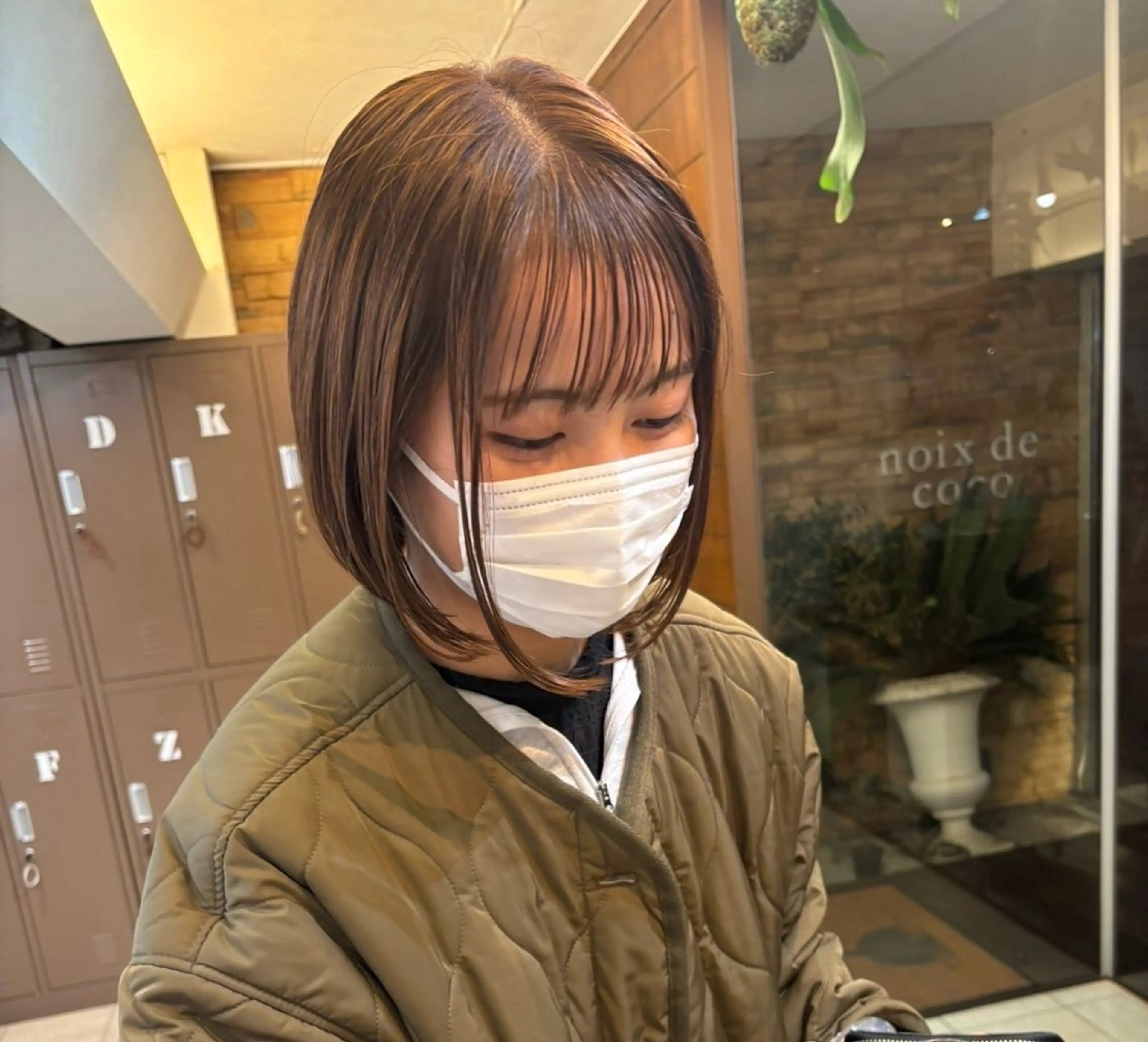 ショート ボブ ハイライト 顔周りの似合わせ特化 井手麻梨栄のヘアスタイル