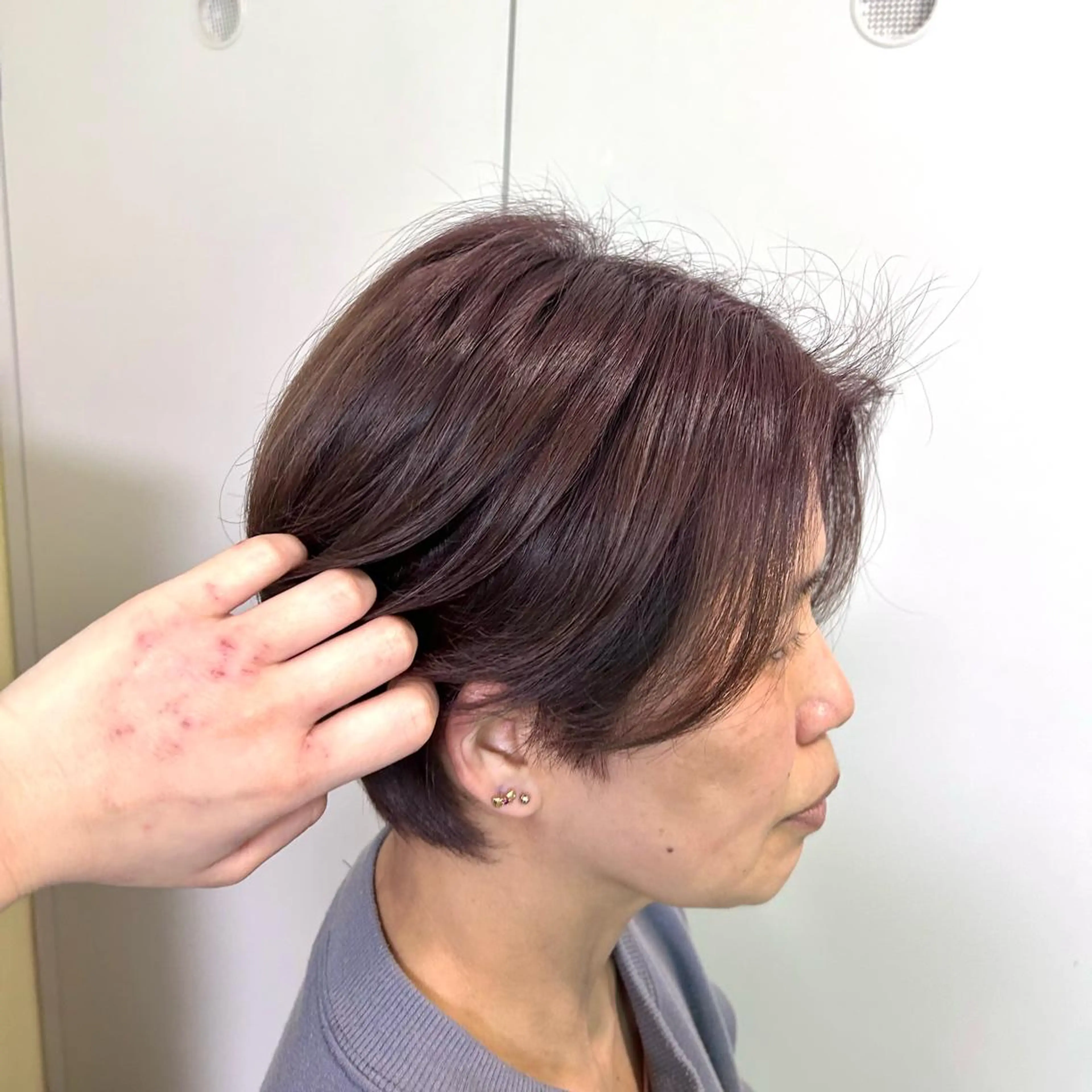カラー 横山 実世のヘアスタイル