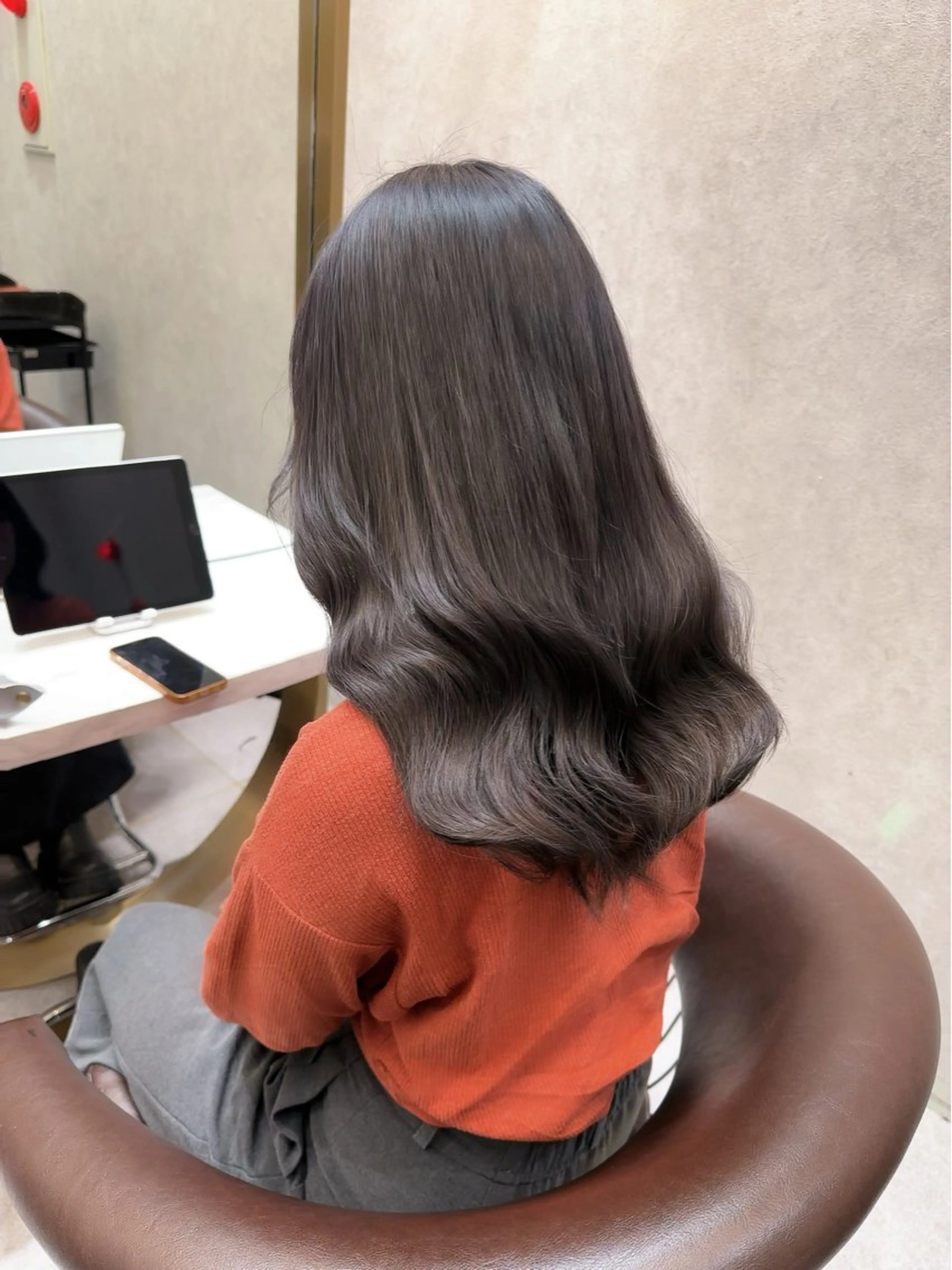 セミロング カラー ヘアアレンジ yuuto🌈 冬の透け感カラーのヘアスタイル