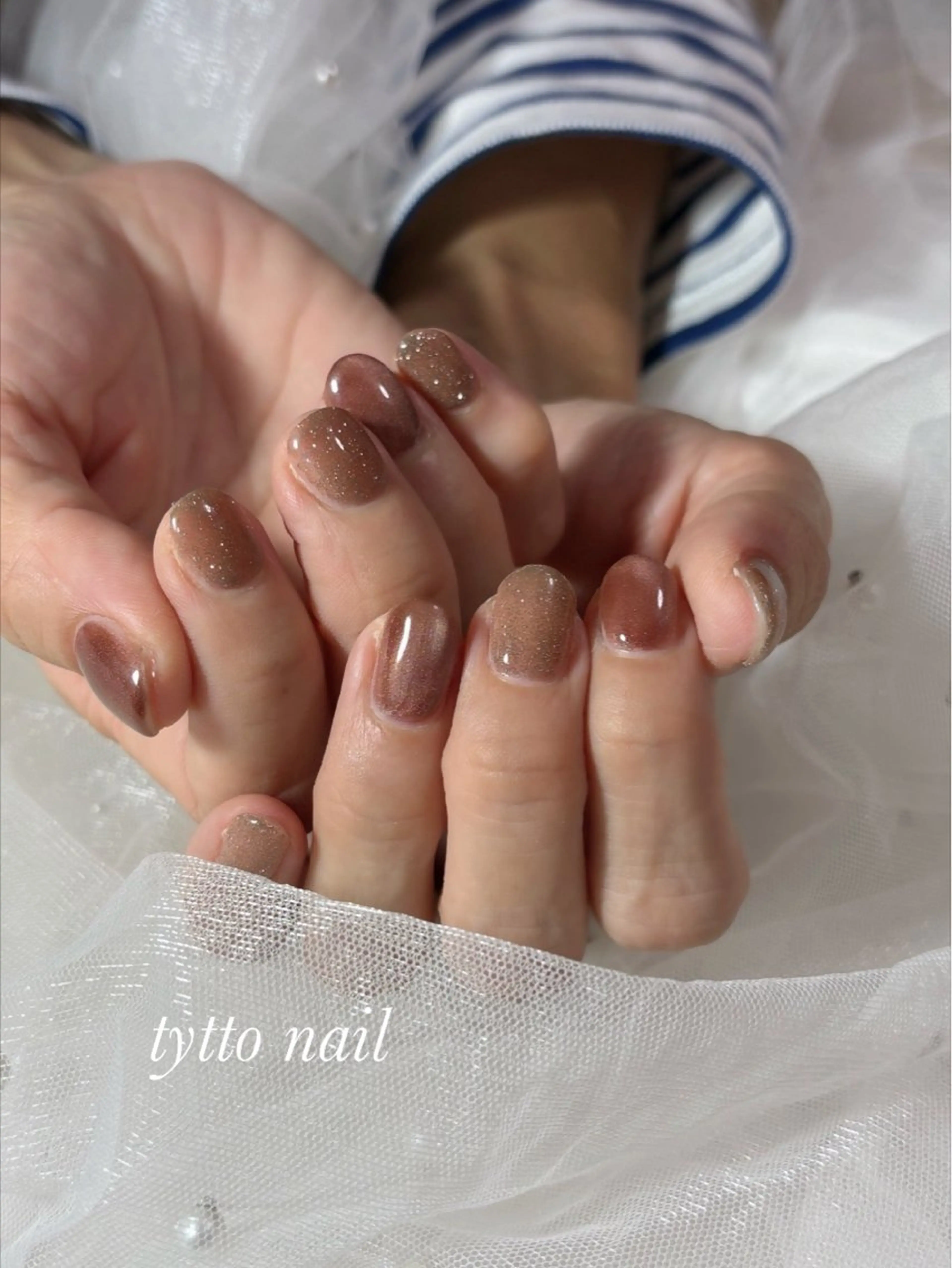 ネイル ブラウン グラデーション キラキラネイル マグネットネイル オフィスネイル tytto nail ❤︎‪‪eri‪‪のネイルデザイン
