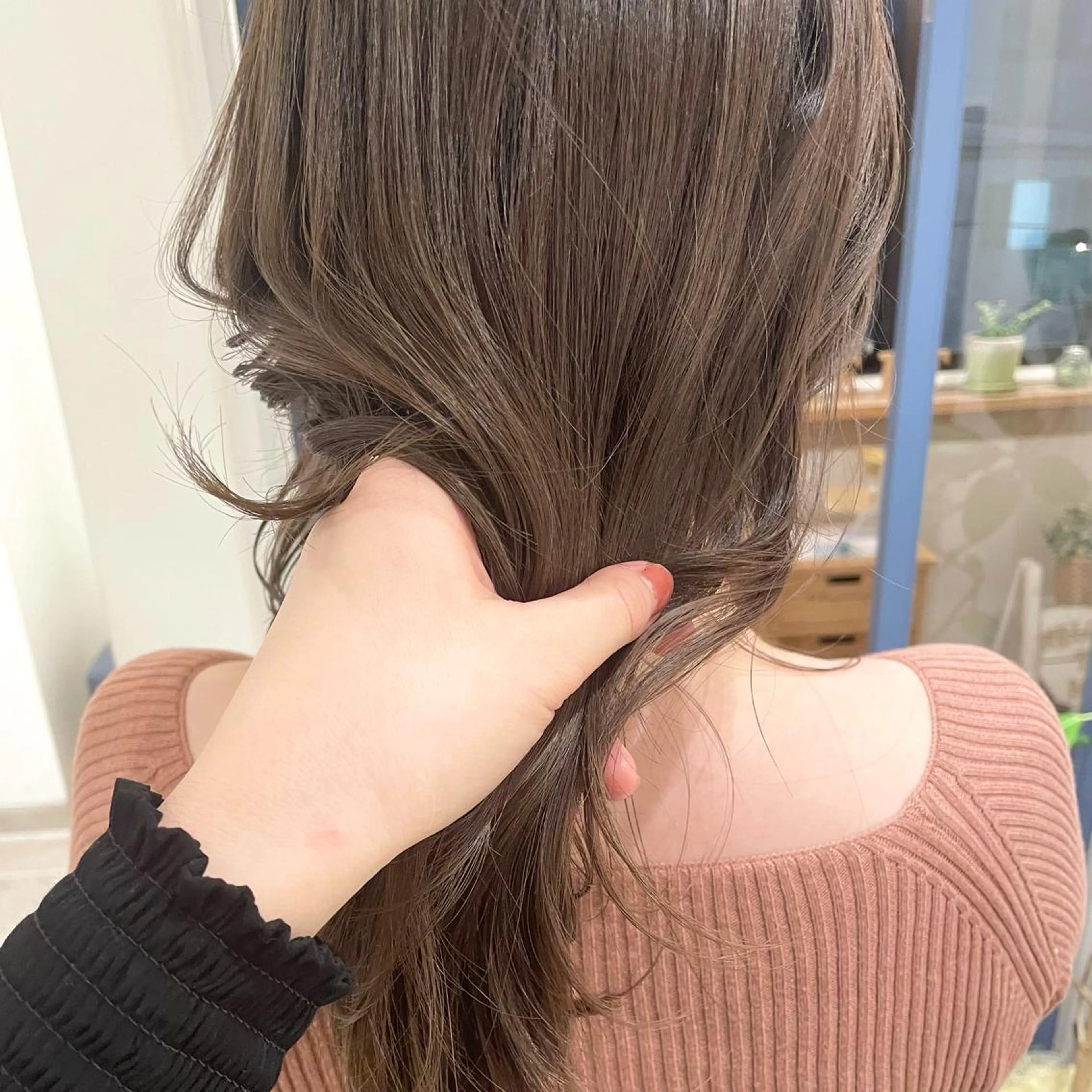 セミロング カラー 切りっぱなしボブ セミロングパーマ ベージュカラー ブリーチ ブラウンカラー 🩰オリーブ/ ベージュ松本咲花🩰のヘアスタイル