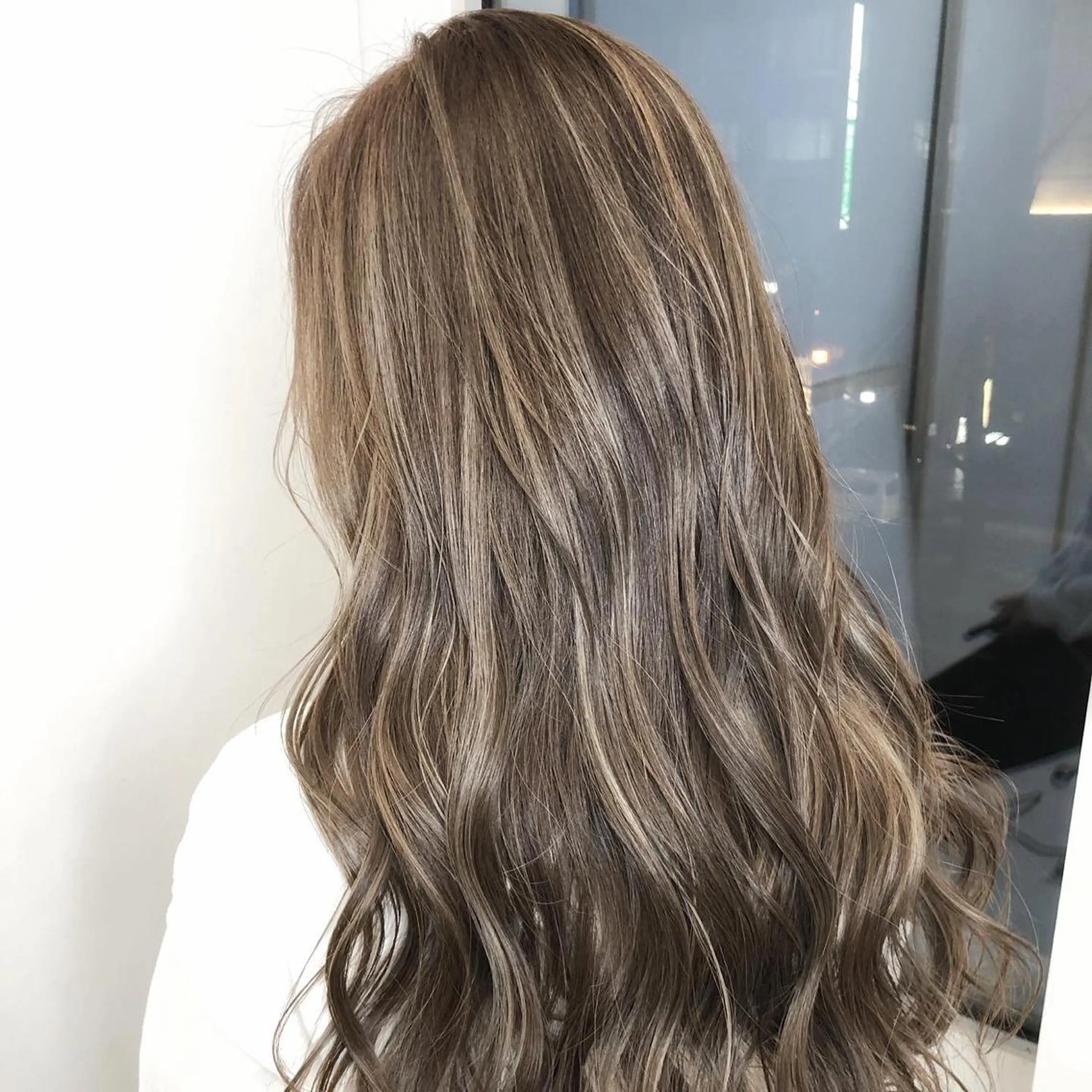 ロング カラー ベージュカラー ハイライトカラー 3Dハイライト ハイライト biscohair 髪にドラマを。のヘアスタイル