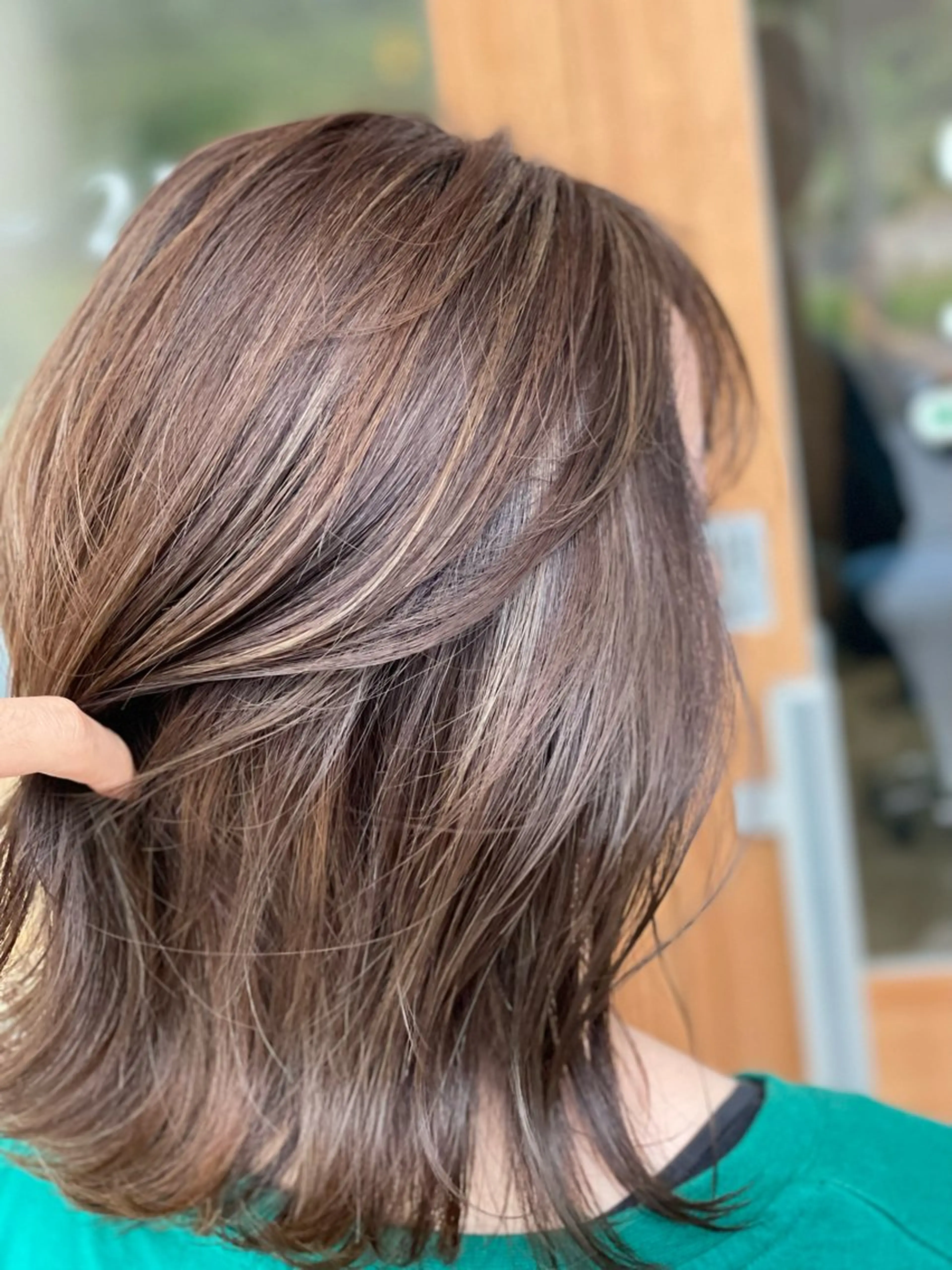 ミディアム カラー ハイライトカラー ハイライト ヘアカラー トリートメント Snaly カラー特化ページのヘアスタイル