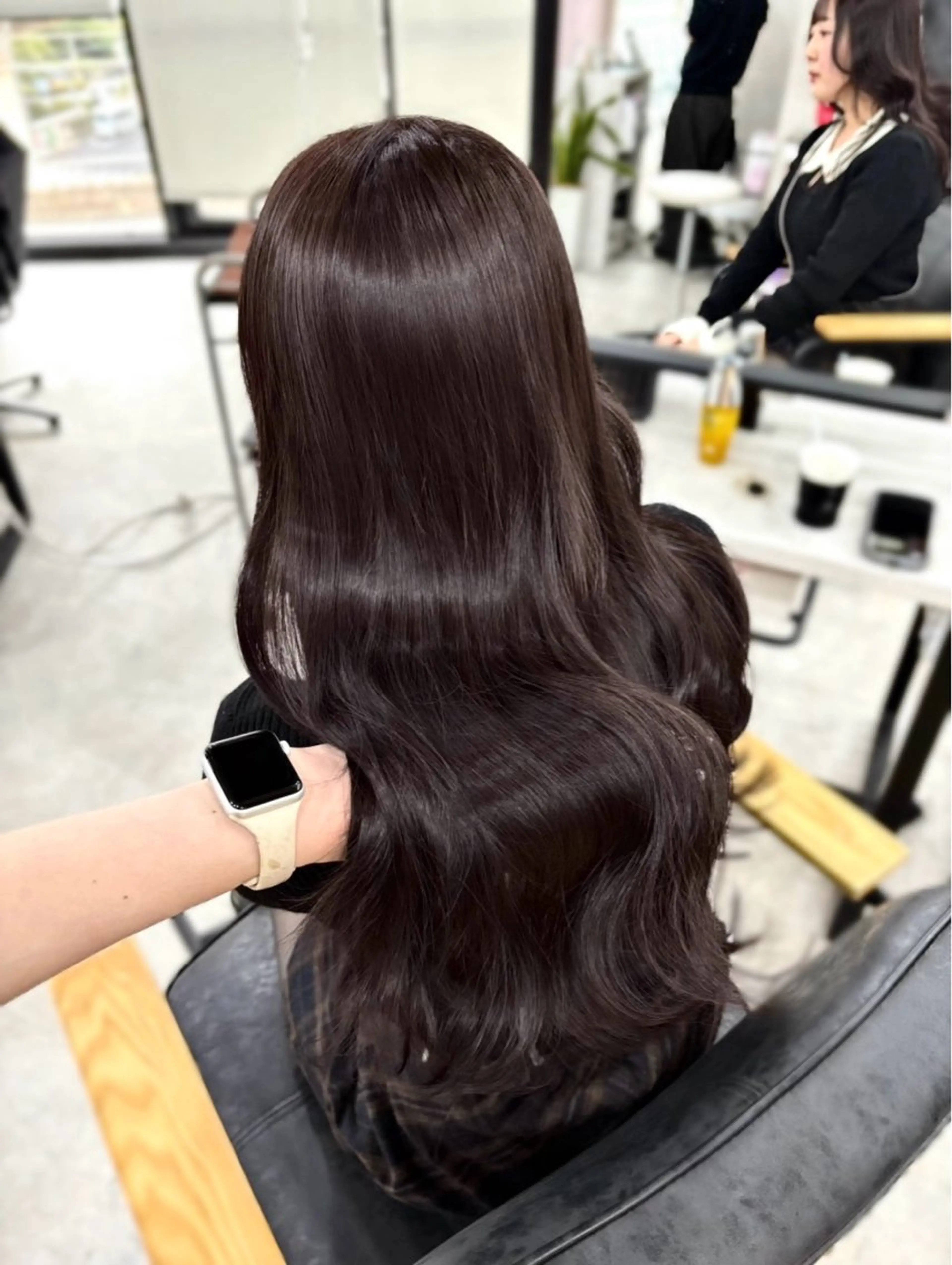 ロング カラー ブラウンカラー チョコレートブラウン ピンクカラー カット ヘアカラー 盛れる顔まわり✨🎀 モテカラー別所好葉のヘアスタイル