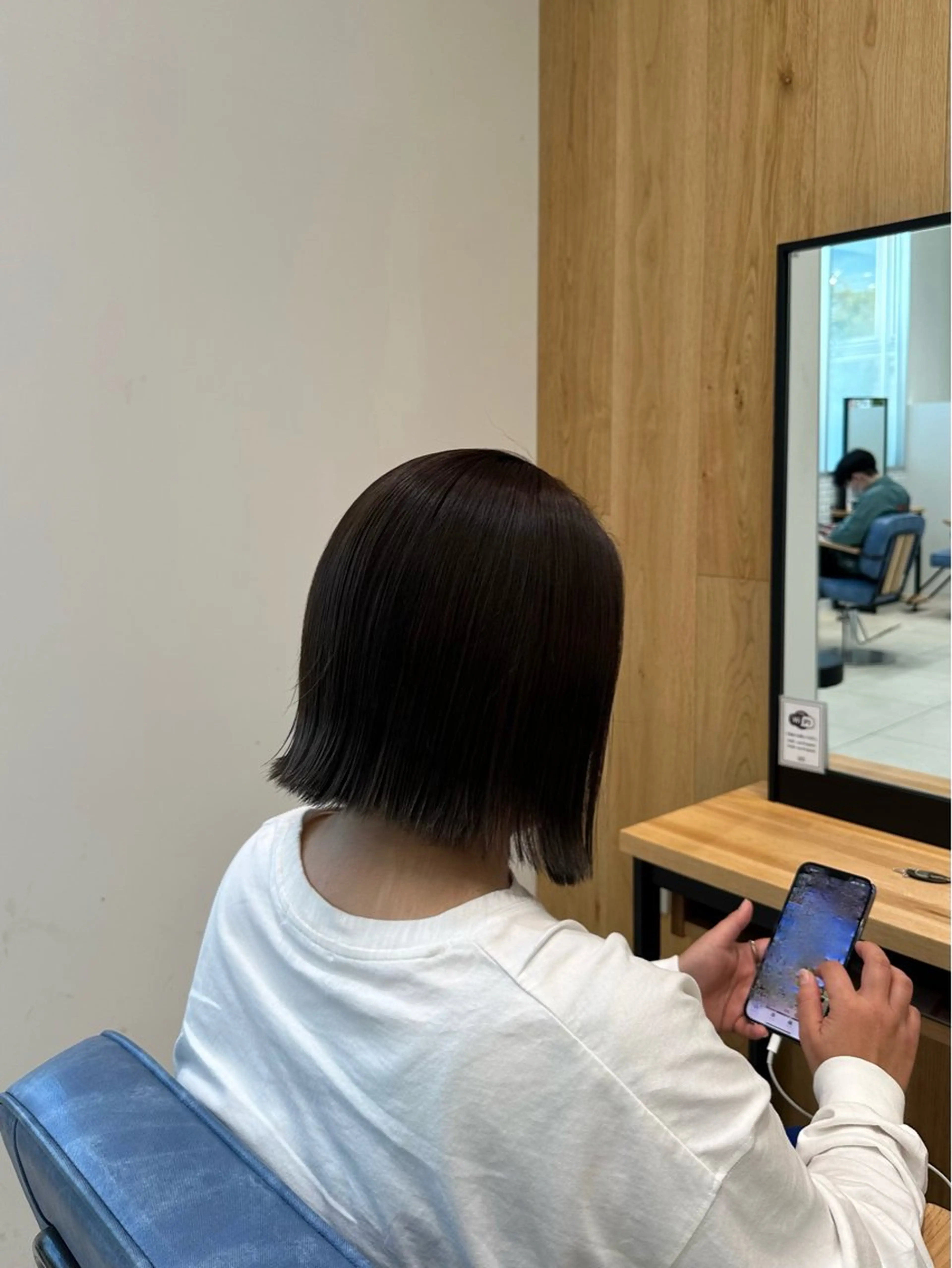 ショート カラー アッシュ 平井 真由のヘアスタイル