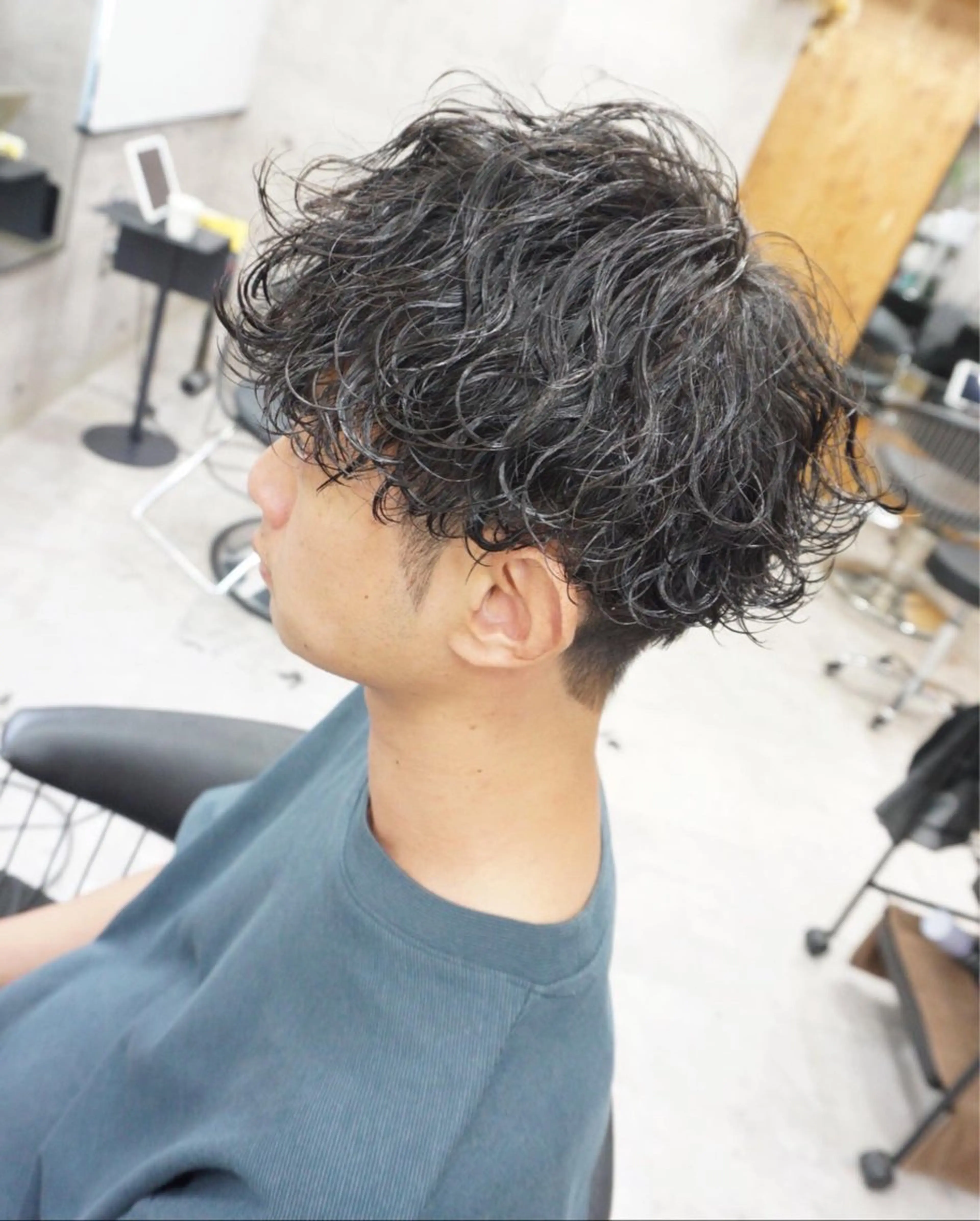 メンズ メンズパーマ プードルパーマ メンズツイストパーマ 波巻きパーマ プードルパーマ カット パーマ hair teria ryu 大塚のヘアスタイル