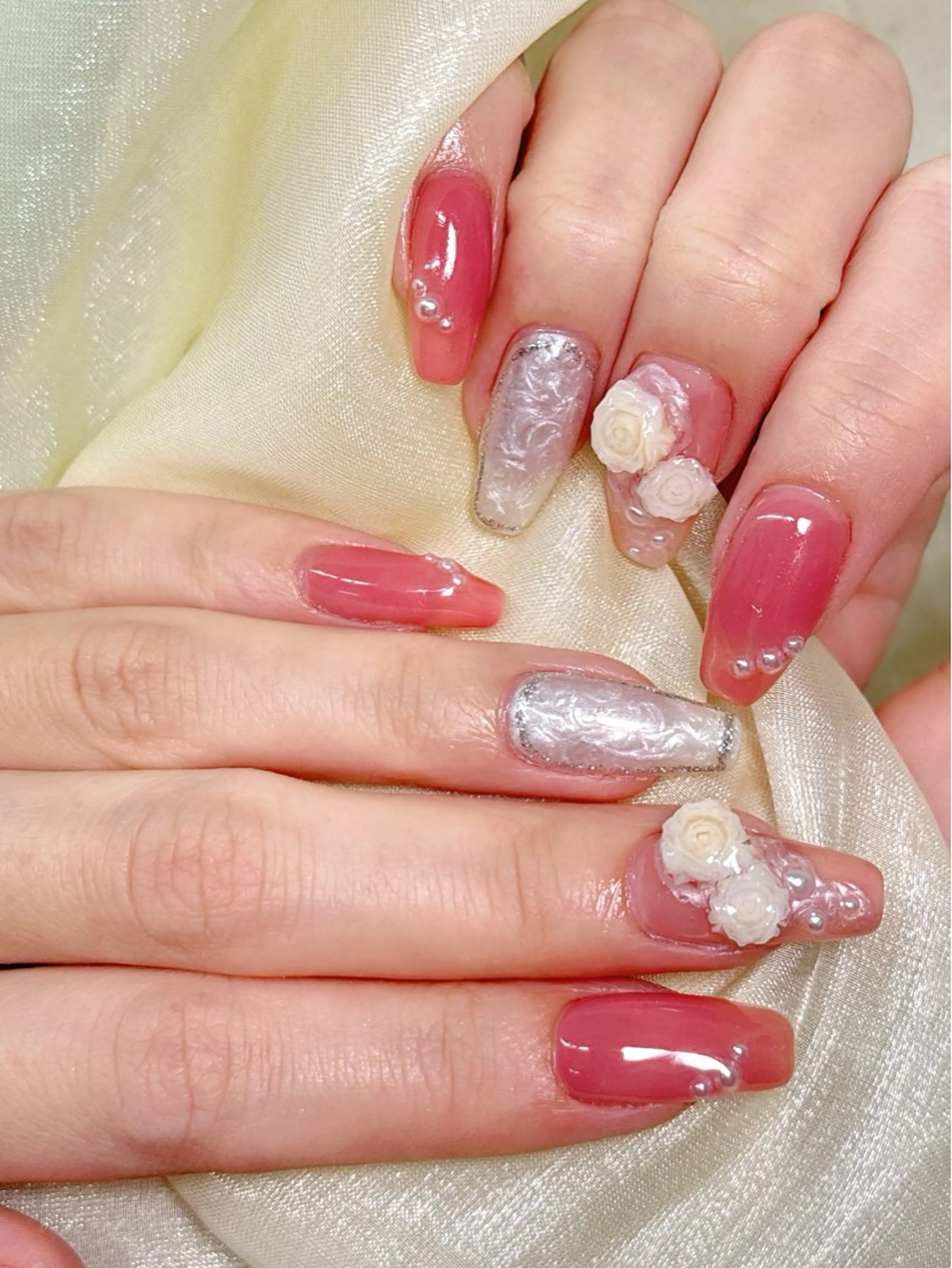 ネイル ハンドネイル グロー ネイルのネイルデザイン