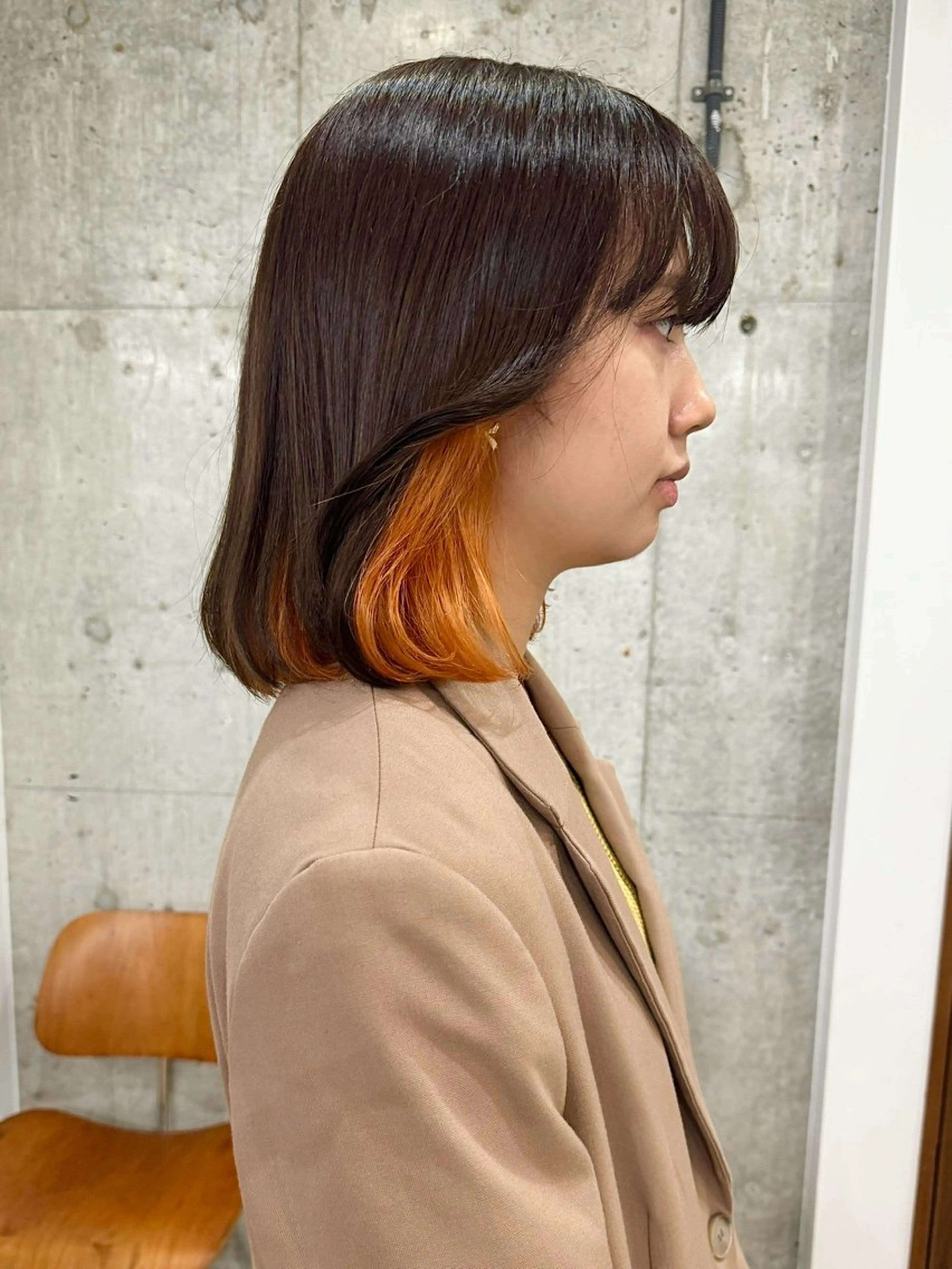 ミディアム カラー オレンジ 切りっぱなしボブ/ ブリーチカラー/大塚のヘアスタイル