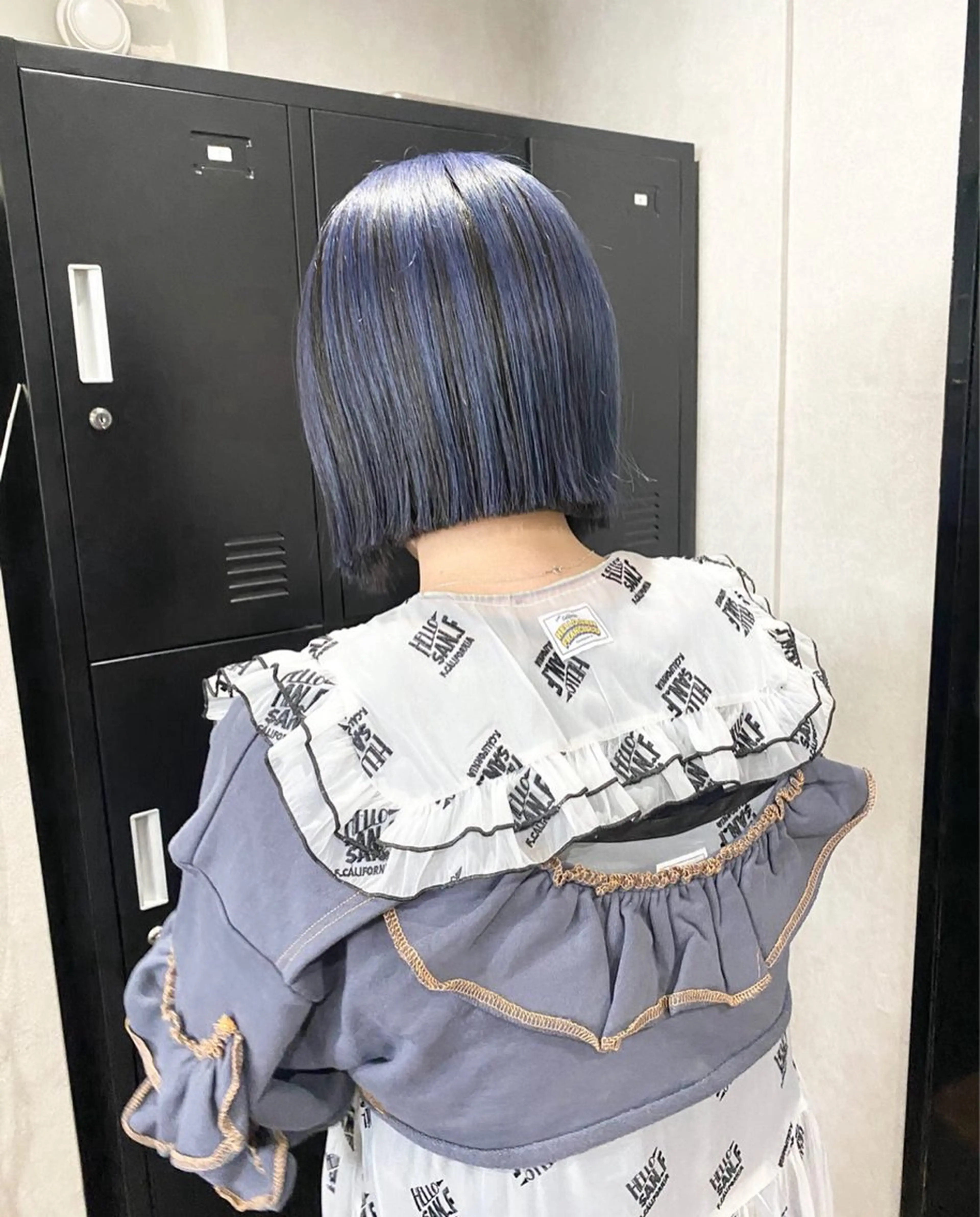 ミディアム カット ヘアカラー _White所属・ＳＨＩ ＺＵのヘアスタイル