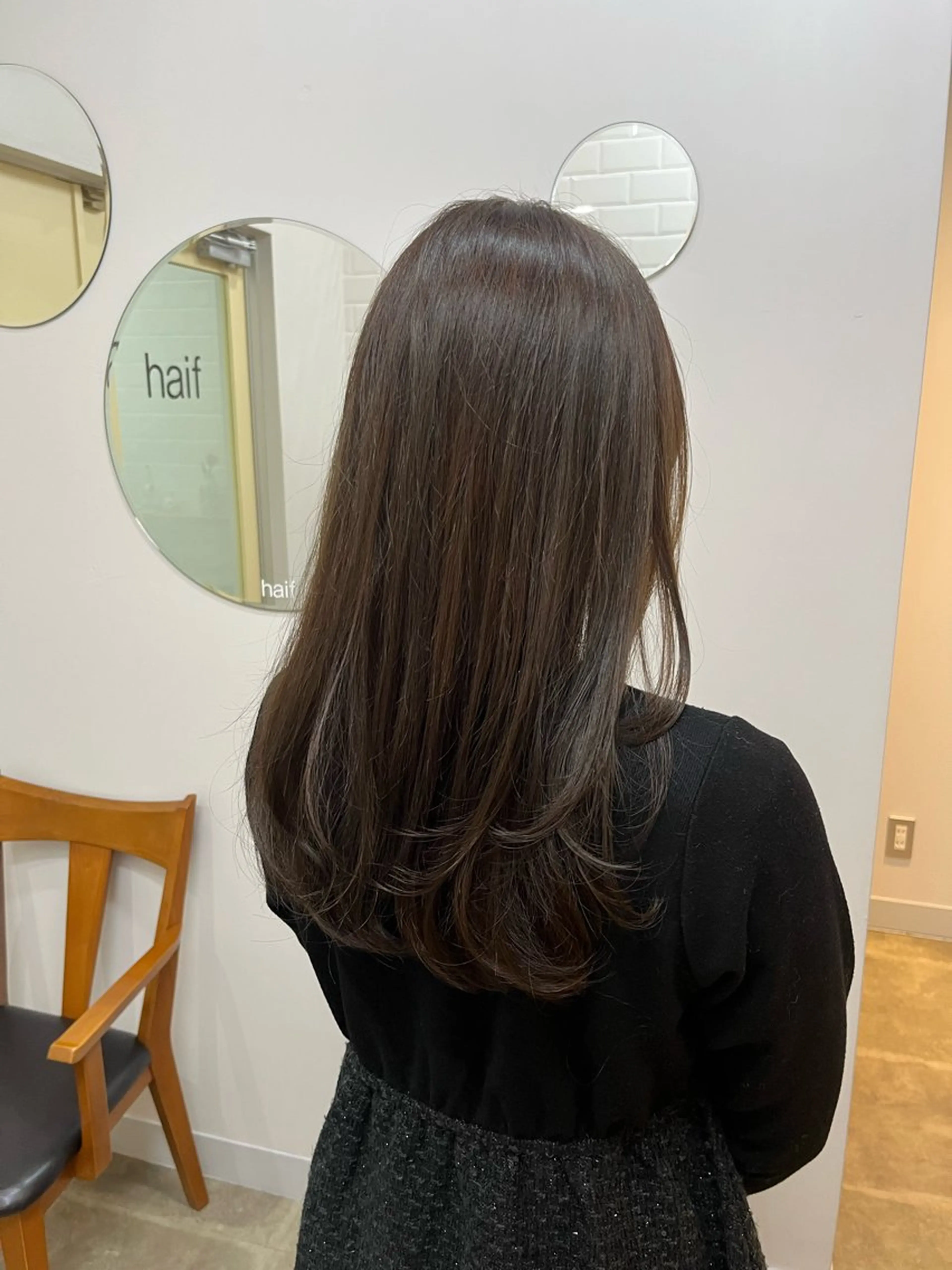 カラー ブラウンカラー オリーブブラウン 都築 初果のヘアスタイル