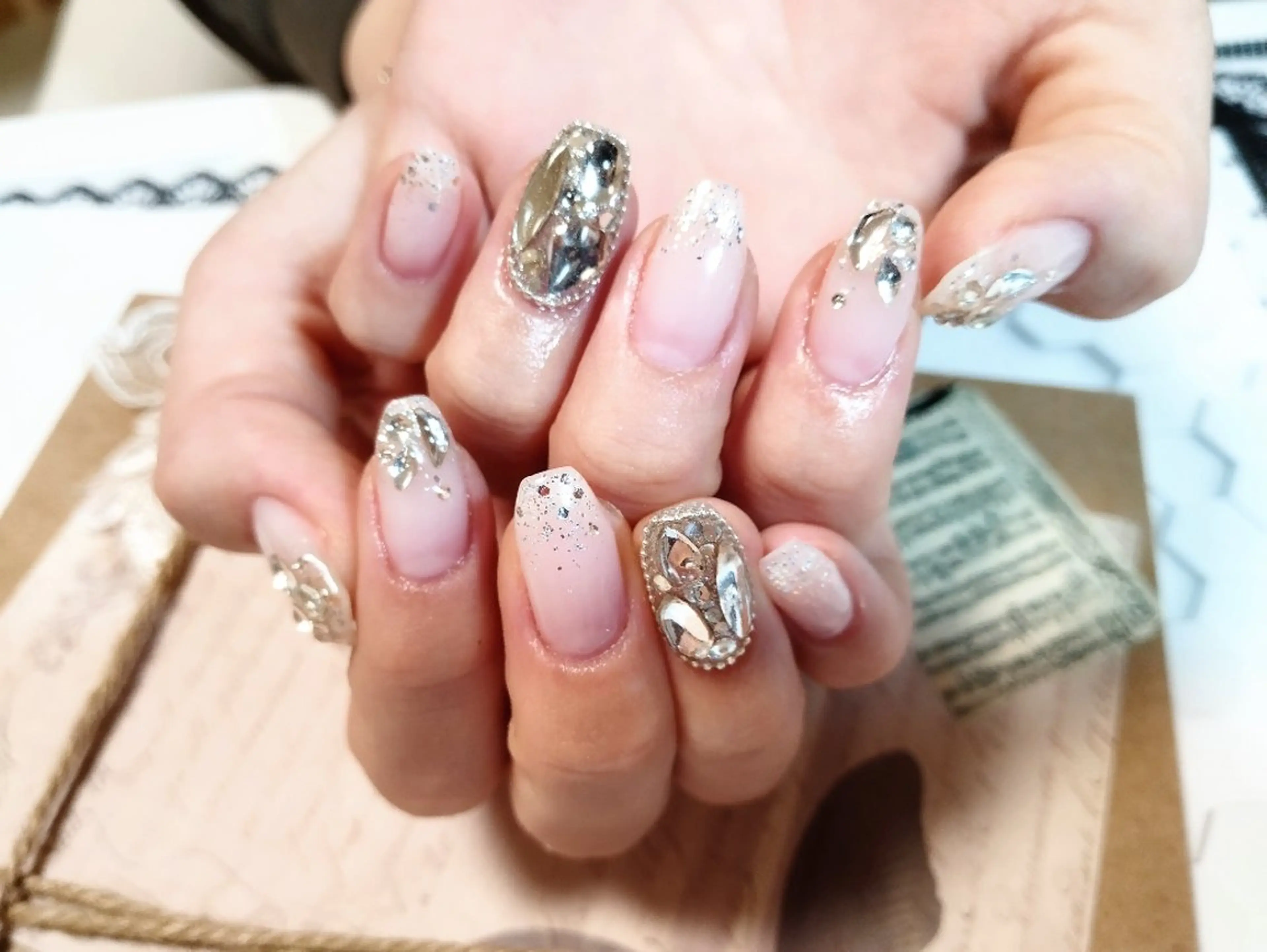 ネイル 持ち込み ハンドネイル ハンドケア ＤI'A ネイルサロンのネイルデザイン