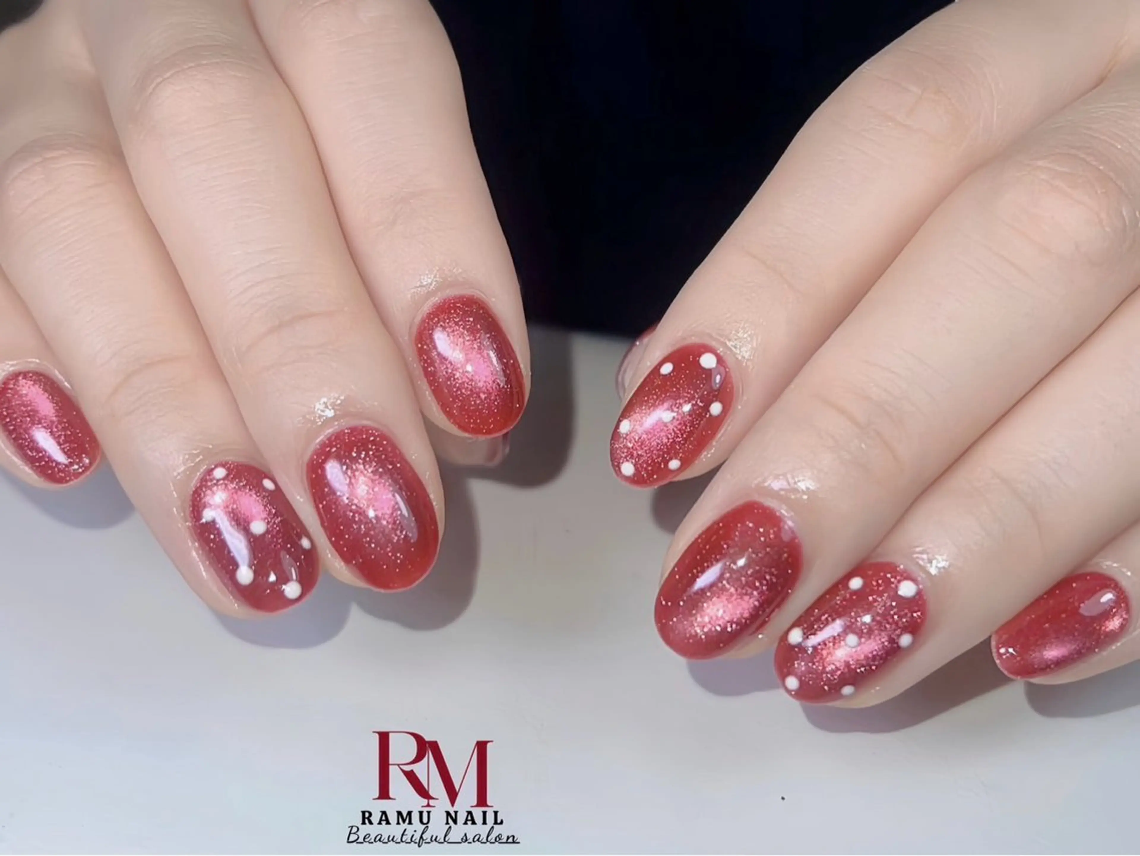 ネイル キラキラネイル マグネットネイル ミラーネイル ピンク ワンホンネイル ハンドネイル RAMU Nail 恵比寿店のネイルデザイン