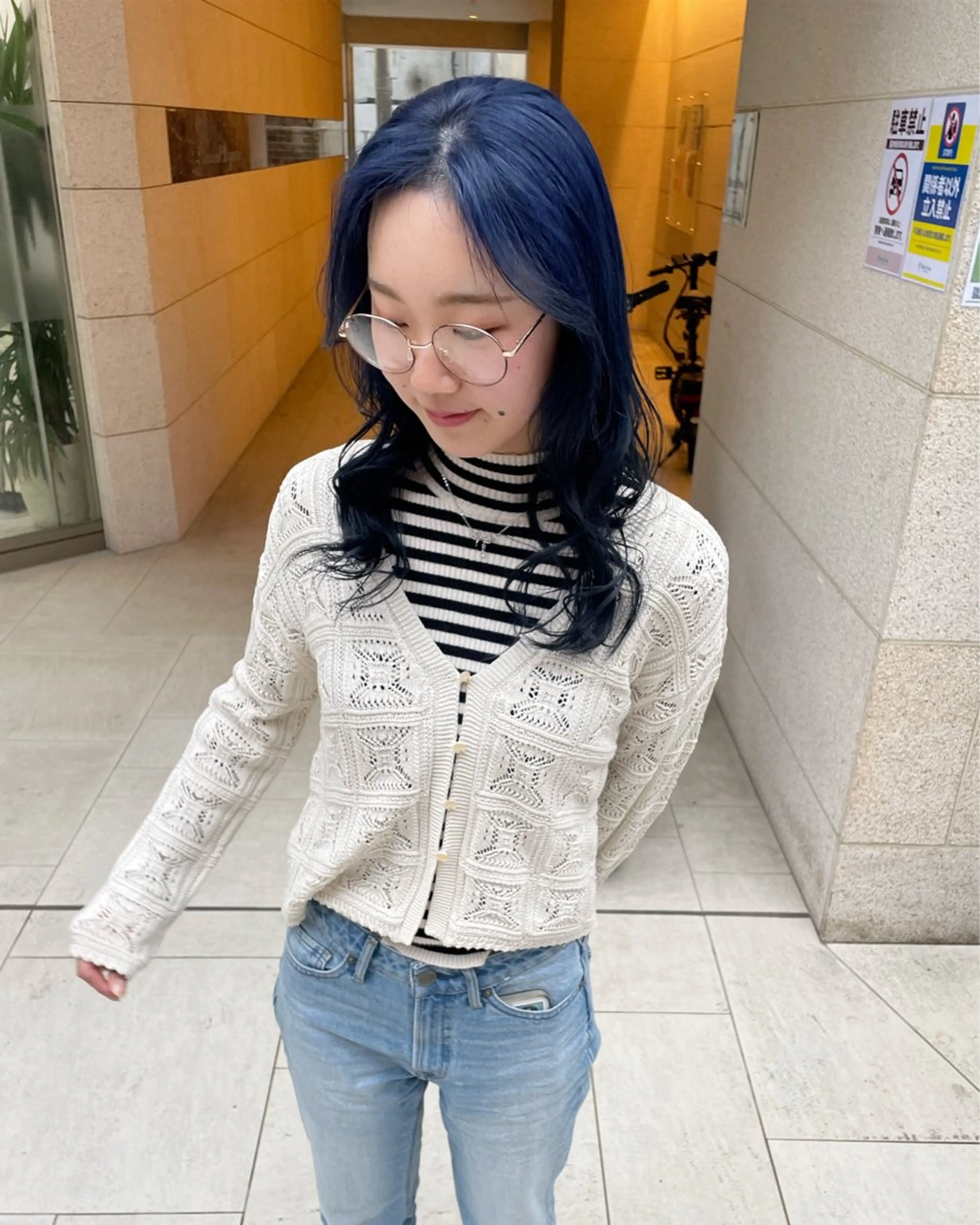 セミロング カラー ブルーカラー ネイビーカラー シルバー ブリーチ/ベージュ 💕/momoaのヘアスタイル